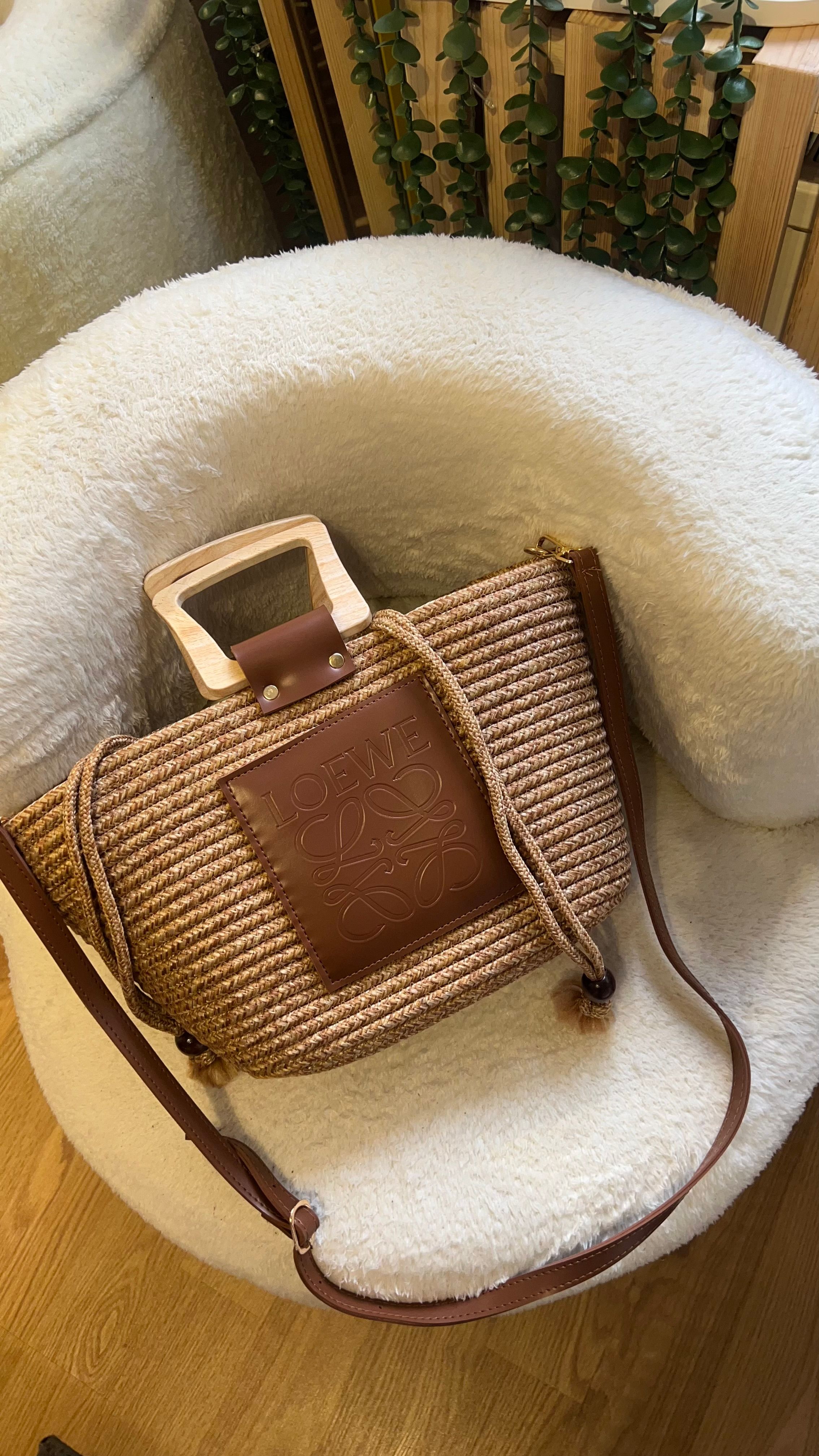 LOEWE JÜT&TABA