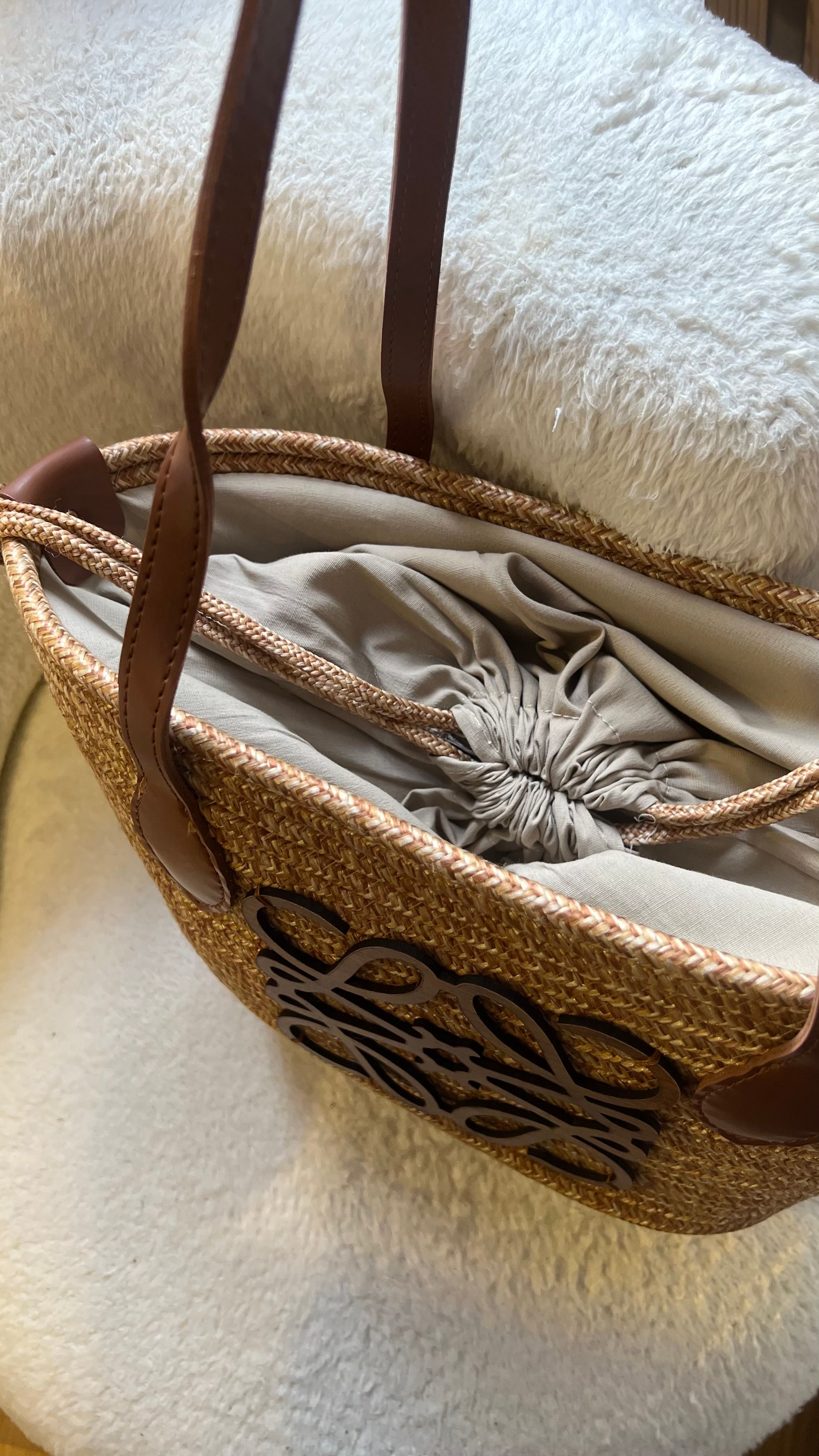 LOEWE JÜT&TABA 