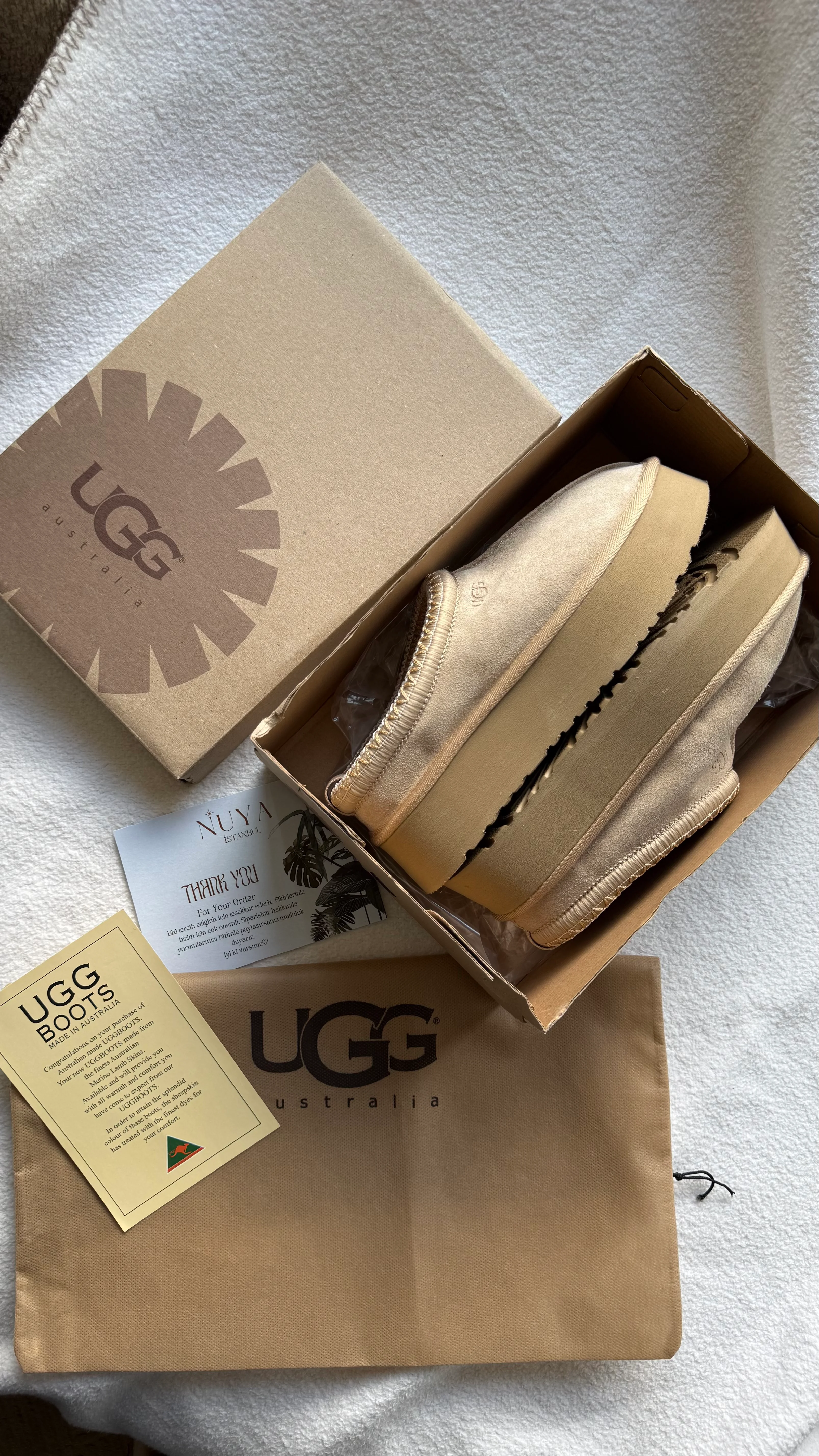 UGG TAZZ KREM (GERÇEK KÜRK/GERÇEK DERİ) - DAR KALIP