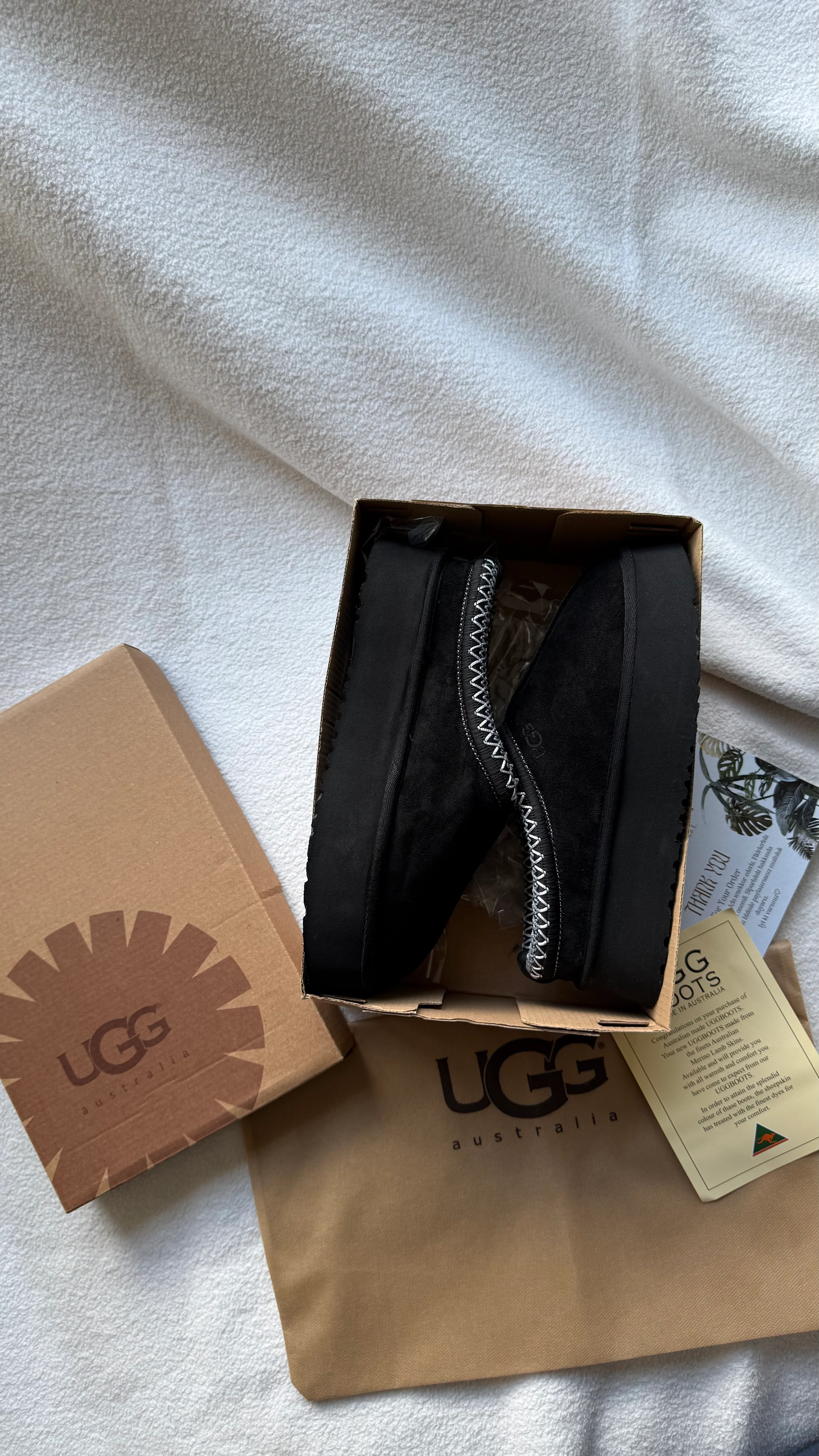 UGG TAZZ SİYAH (GERÇEK KÜRK/GERÇEK DERİ) - DAR KALIP