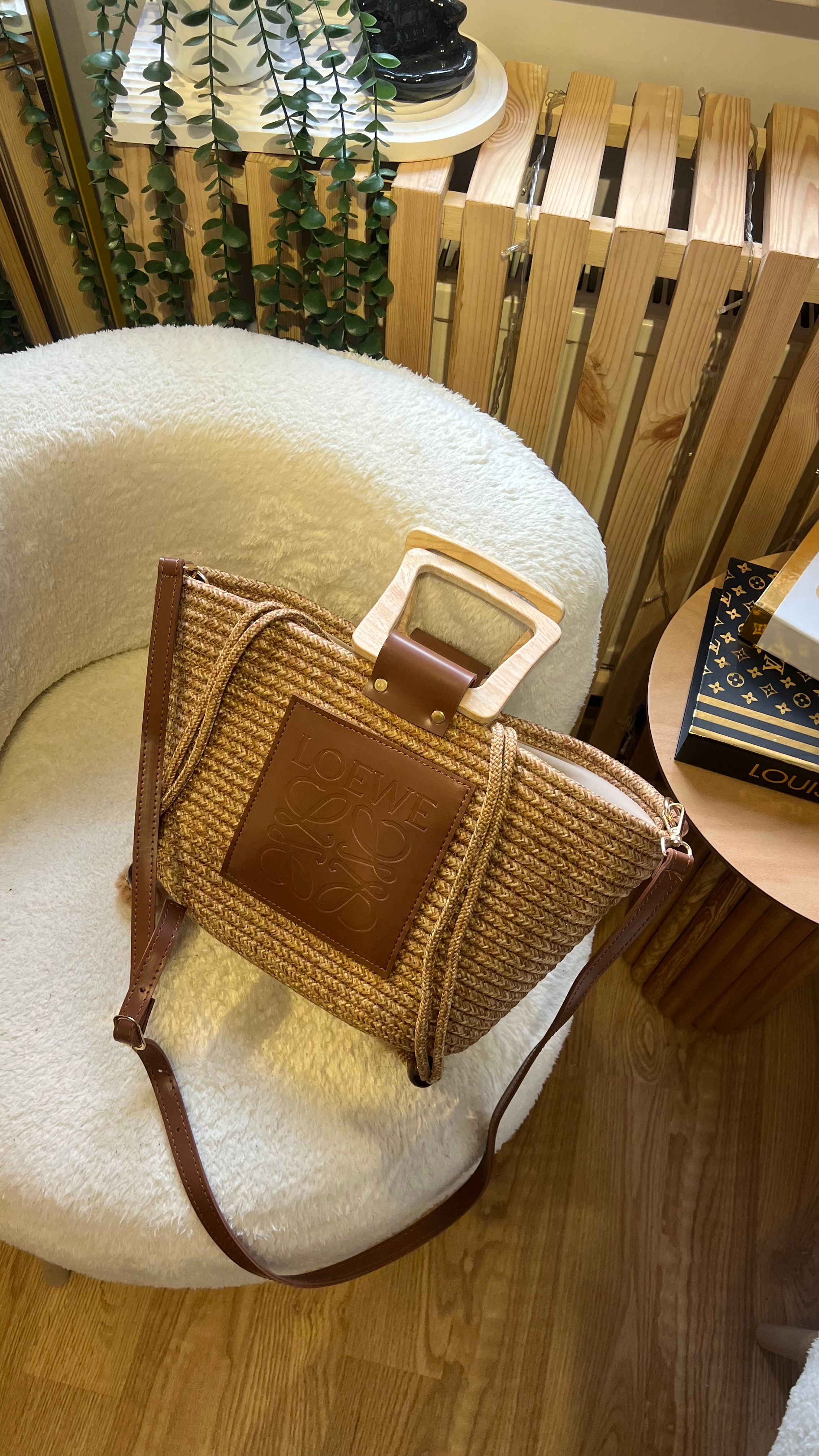 LOEWE JÜT&TABA