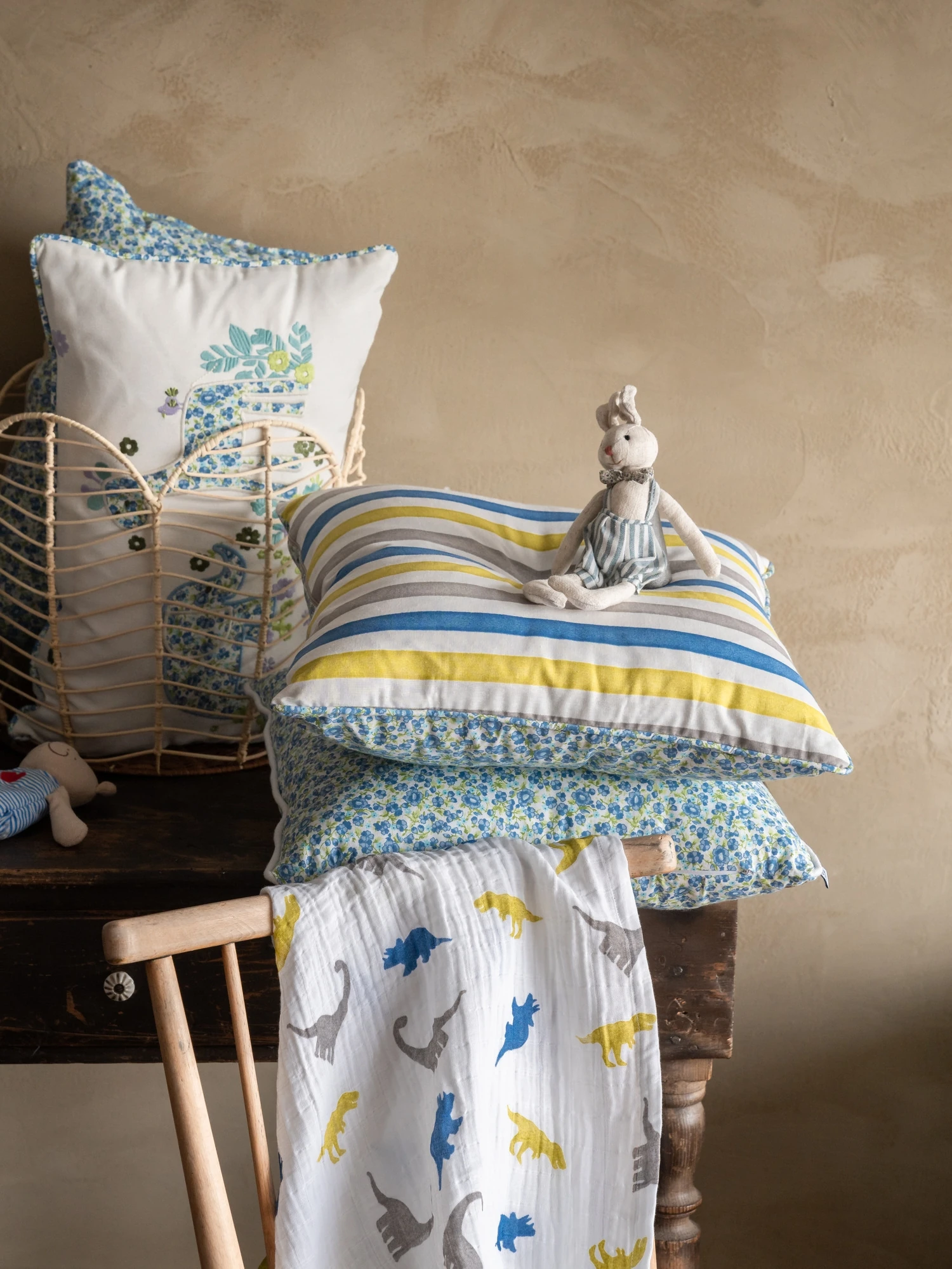 Joy Collection Düğmeli Çocuk Kırlent