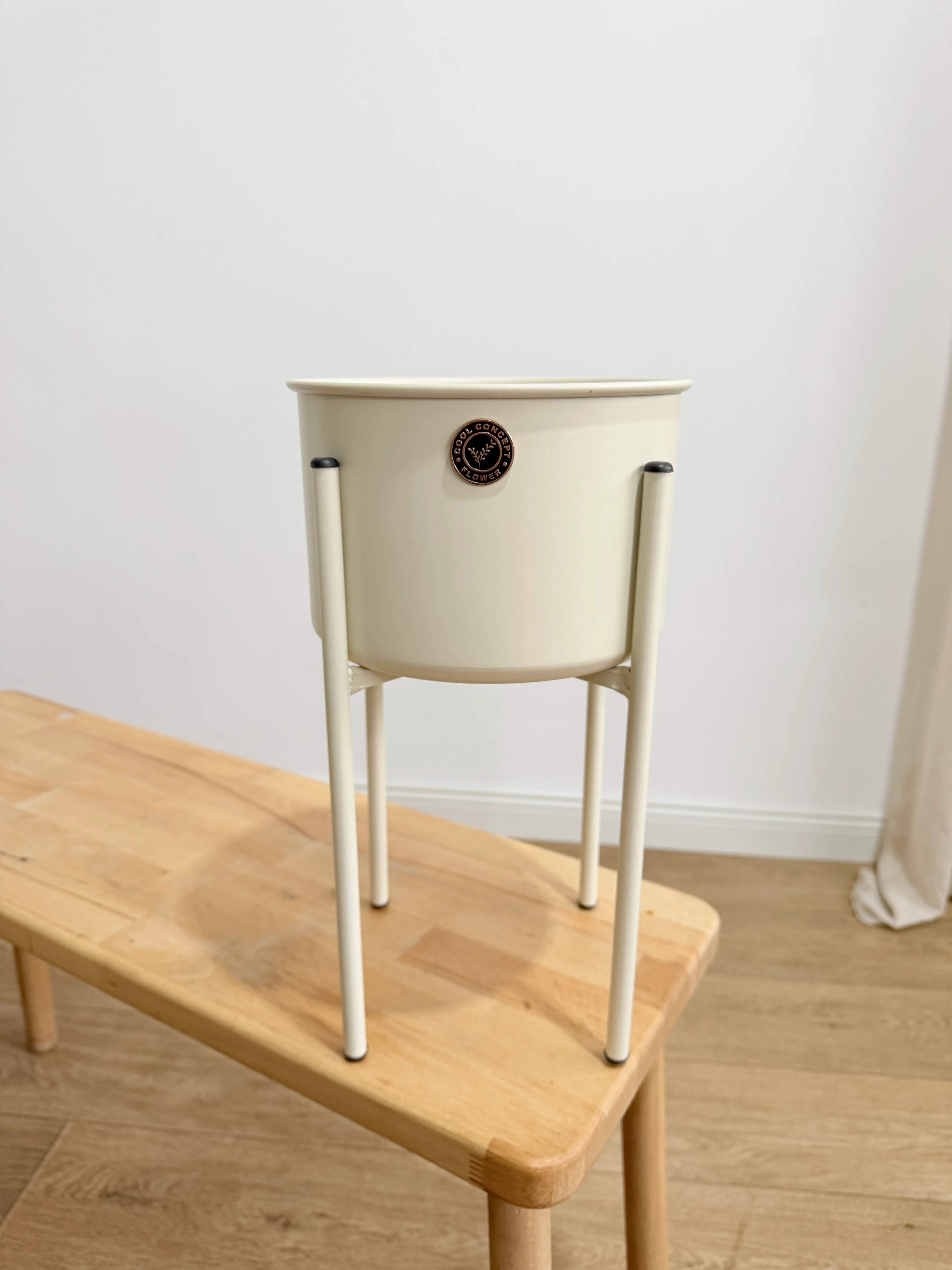 Siena Krem Rengi Metal Ayaklı Saksı