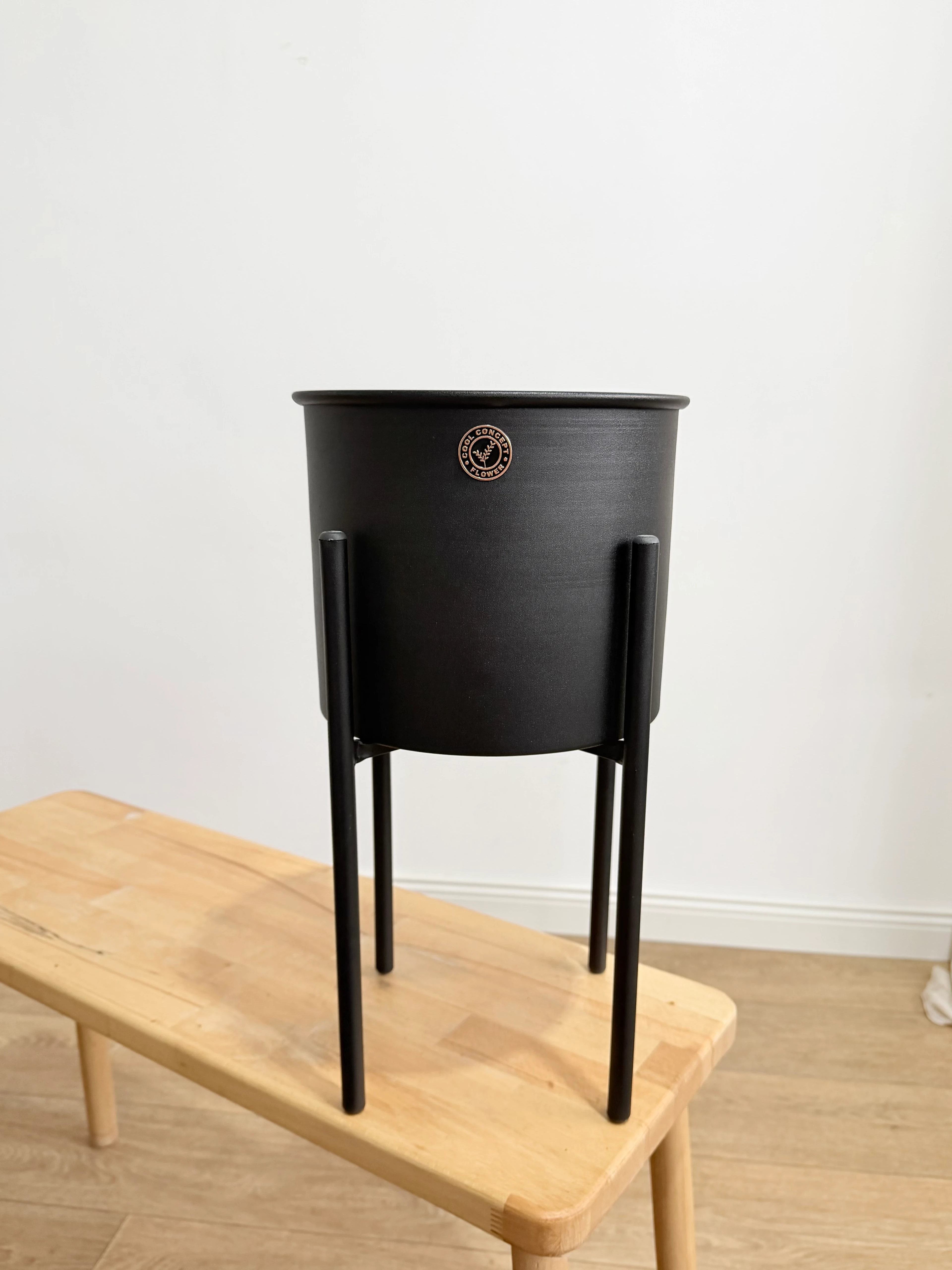 Siena Siyah Ayaklı Metal Saksı