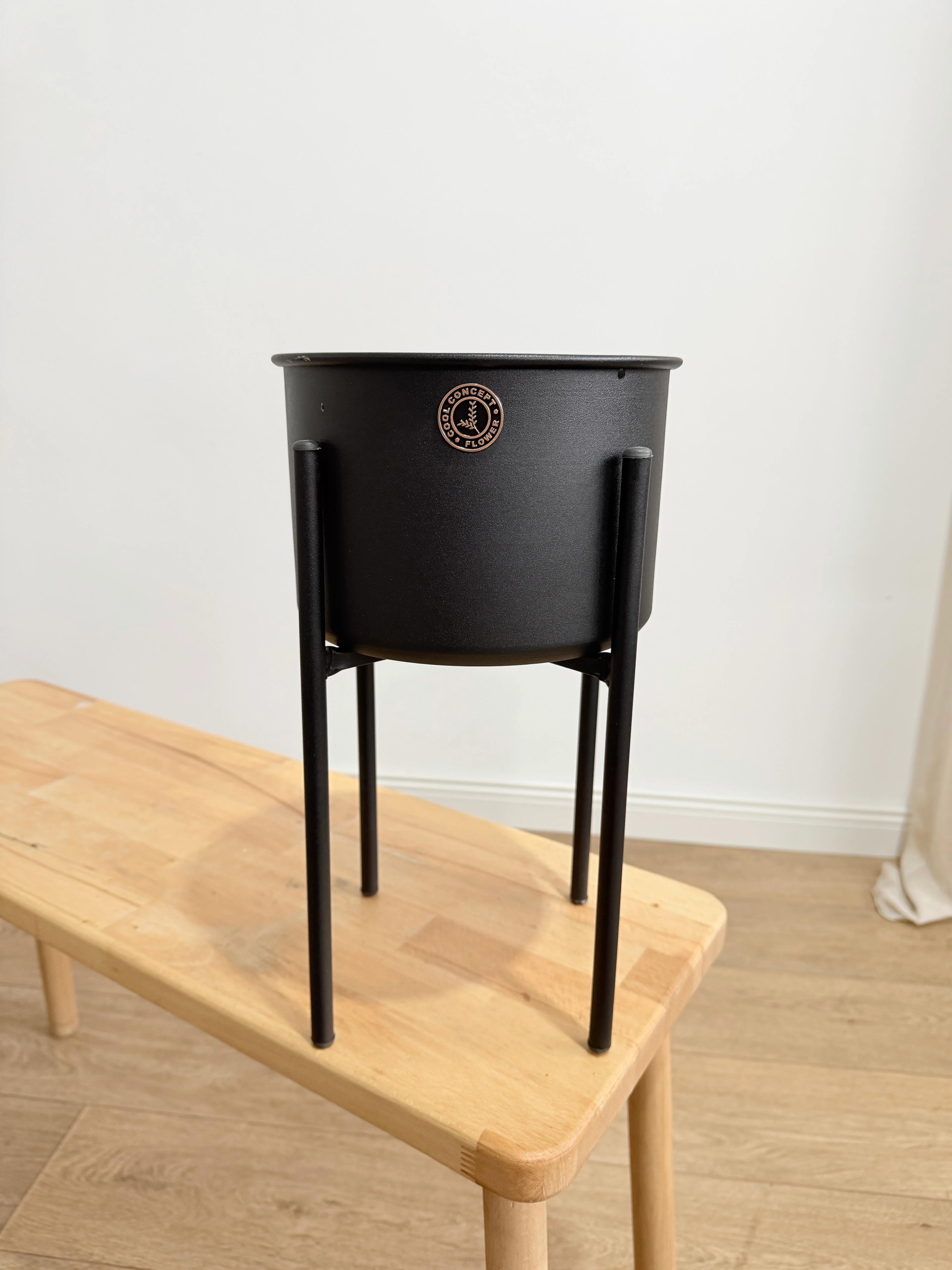 Siena Siyah Ayaklı Metal Saksı