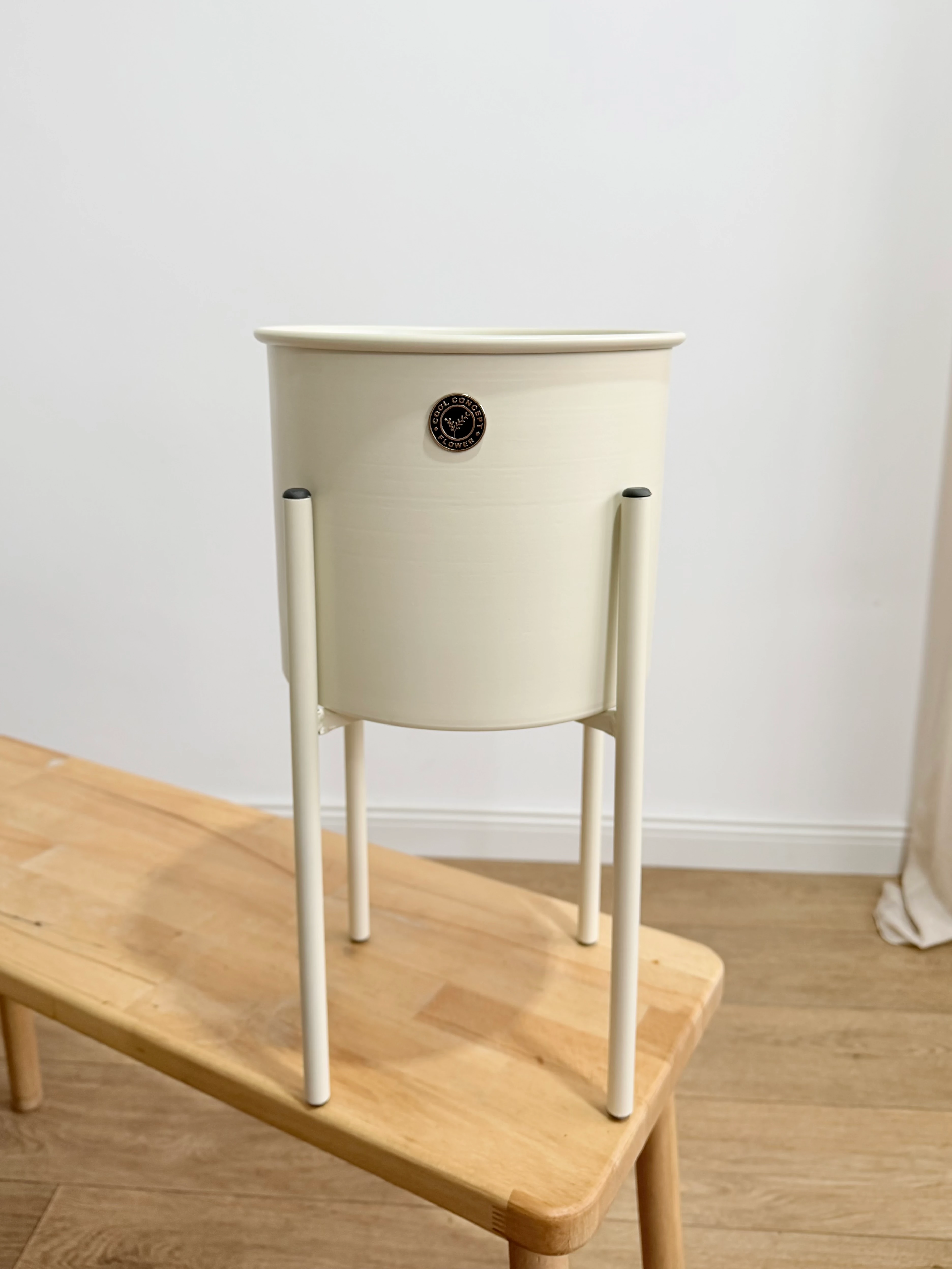 Siena Krem Rengi Metal Ayaklı Saksı