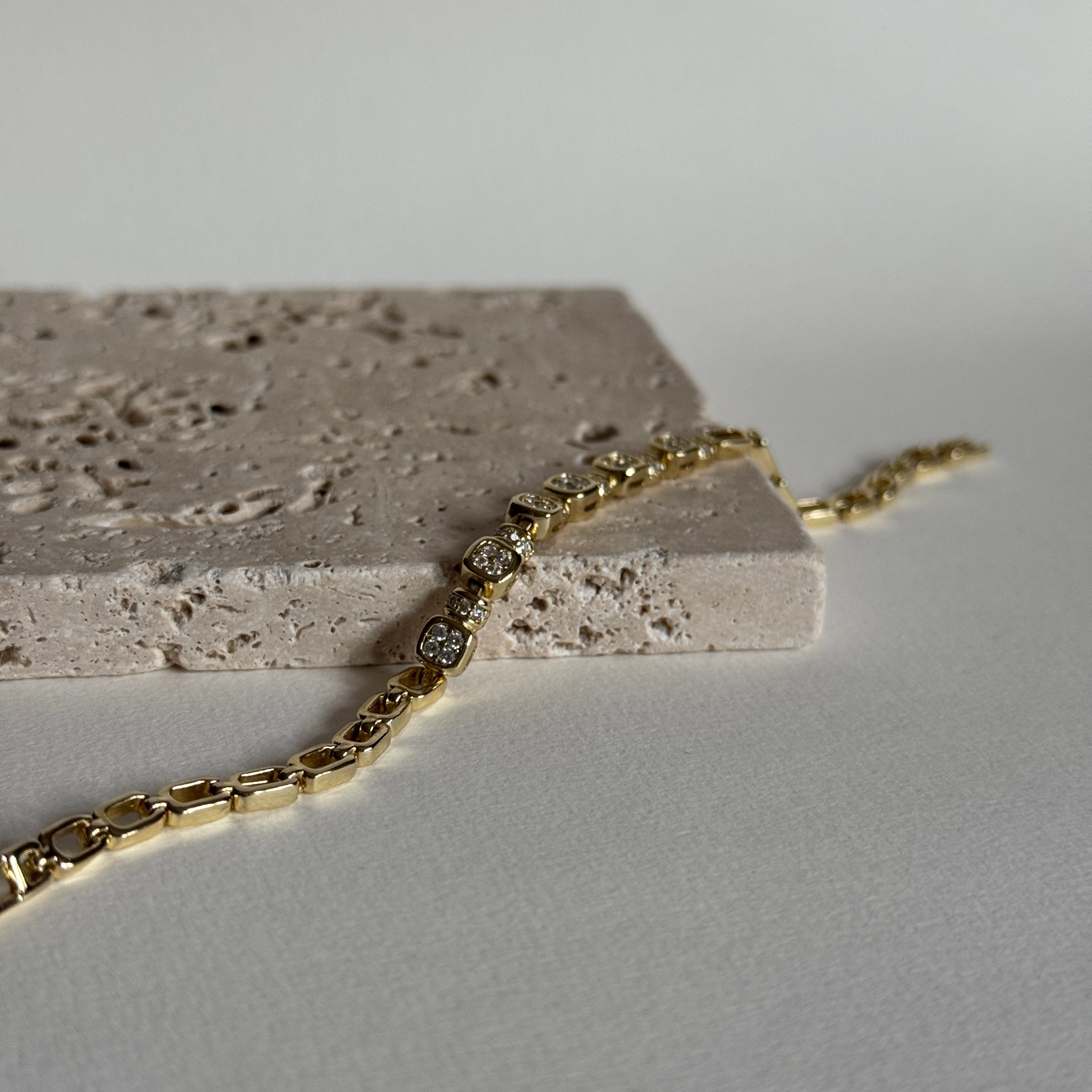 Clove Bileklik