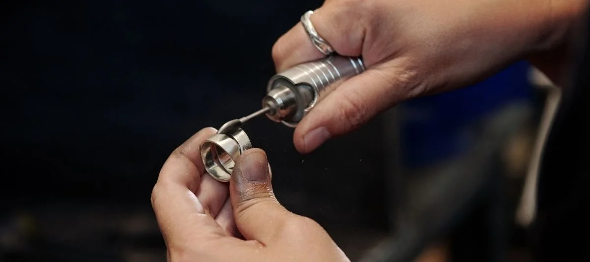 Gümüş Parlatmak için Evde Kullanılan Doğal Malzemeler