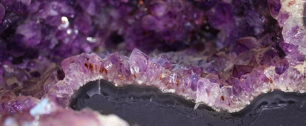 Işık Geçiren Taş Değerli Midir