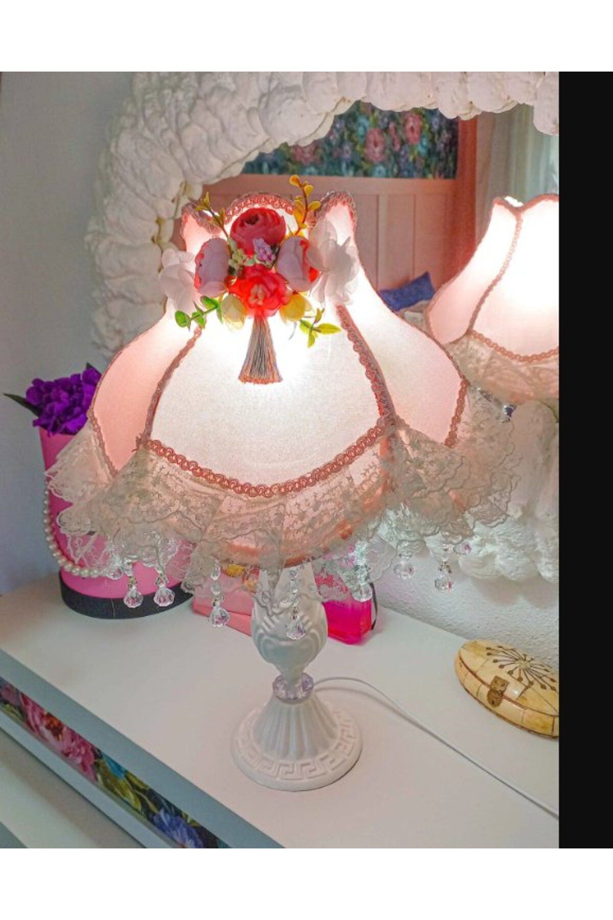Kadife Kaplı Çiçek Dekorlu Abajur Sendi Kumaş Pudra Renk