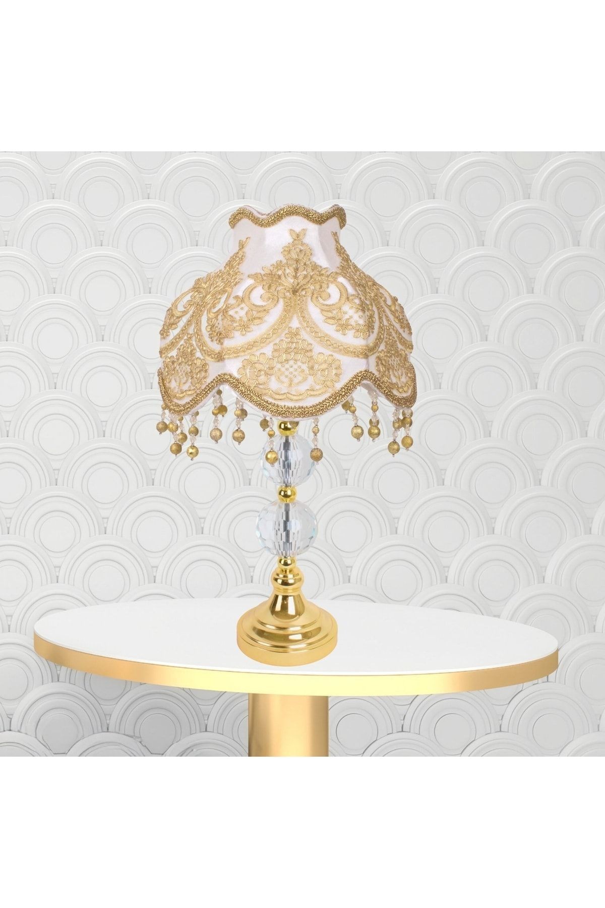 Ekru Kadife Fransız Dantel Kaplama Gold Kristal Ayak Klasik Abajur Ab0455