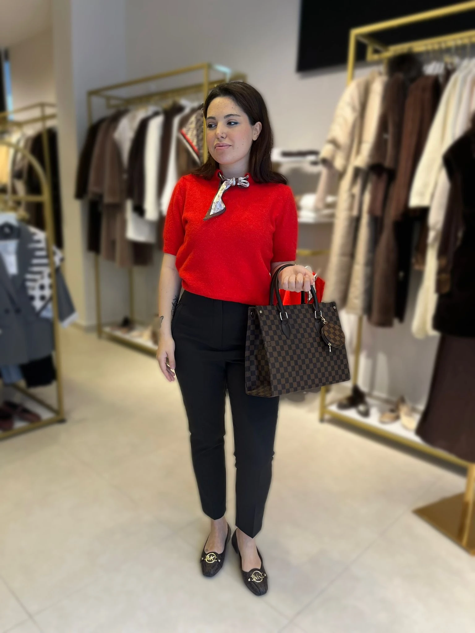 Kırmızı Fularlı Kadın Triko Kazak