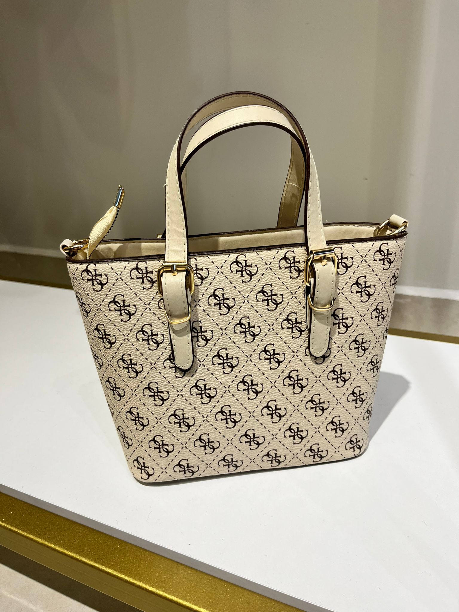 Guess El & Omuz Çantası Krem