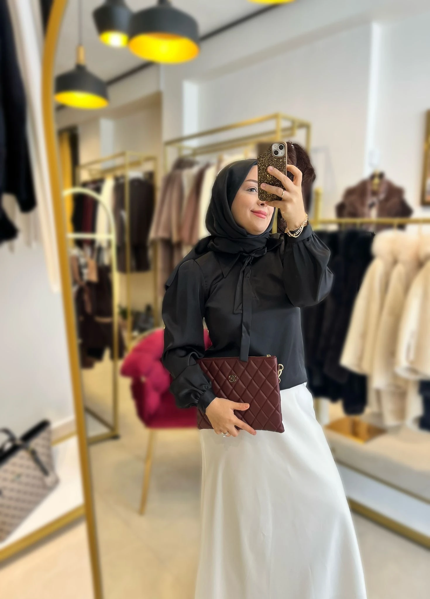 Siyah Fiyonk Detaylı Saten Bluz