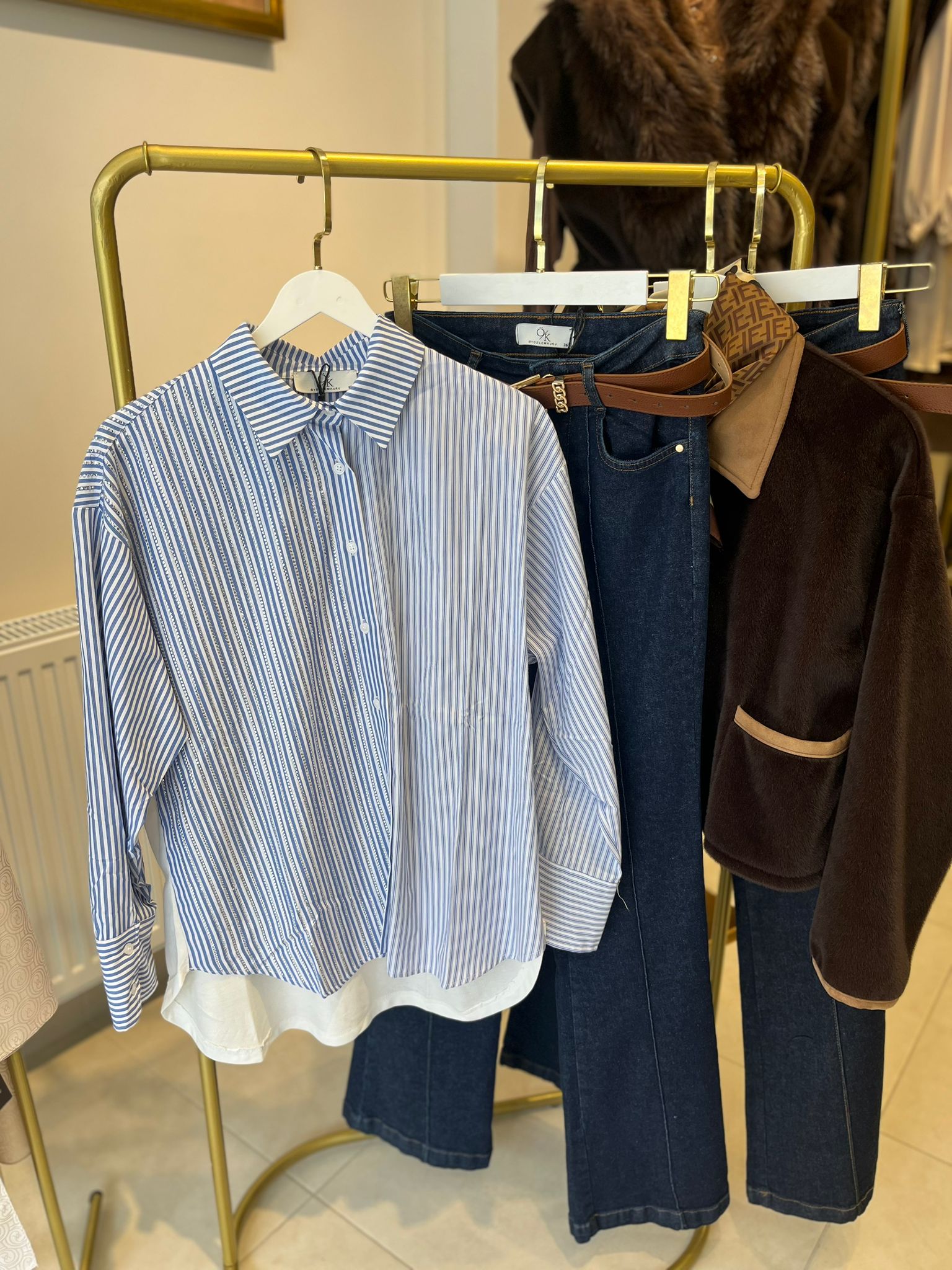 Mavi Taşlı Gömlek