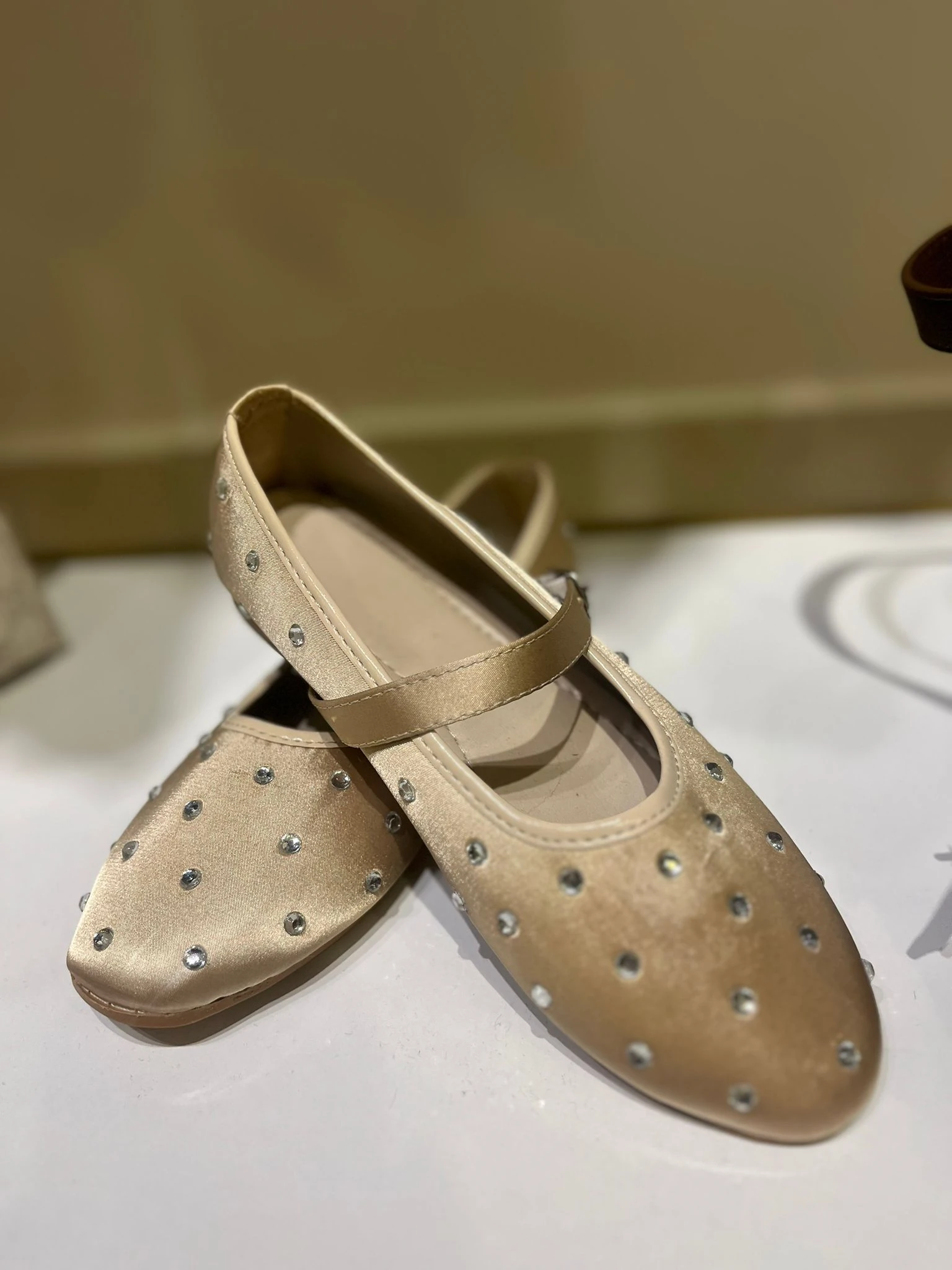 Vizon Saten Taşlı Babet