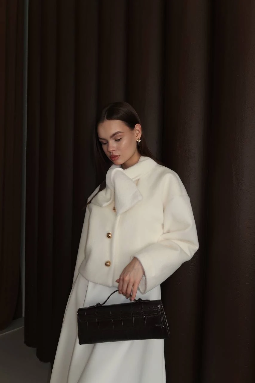 Fesina Tay Tüyü Kaban Crop - Ekru