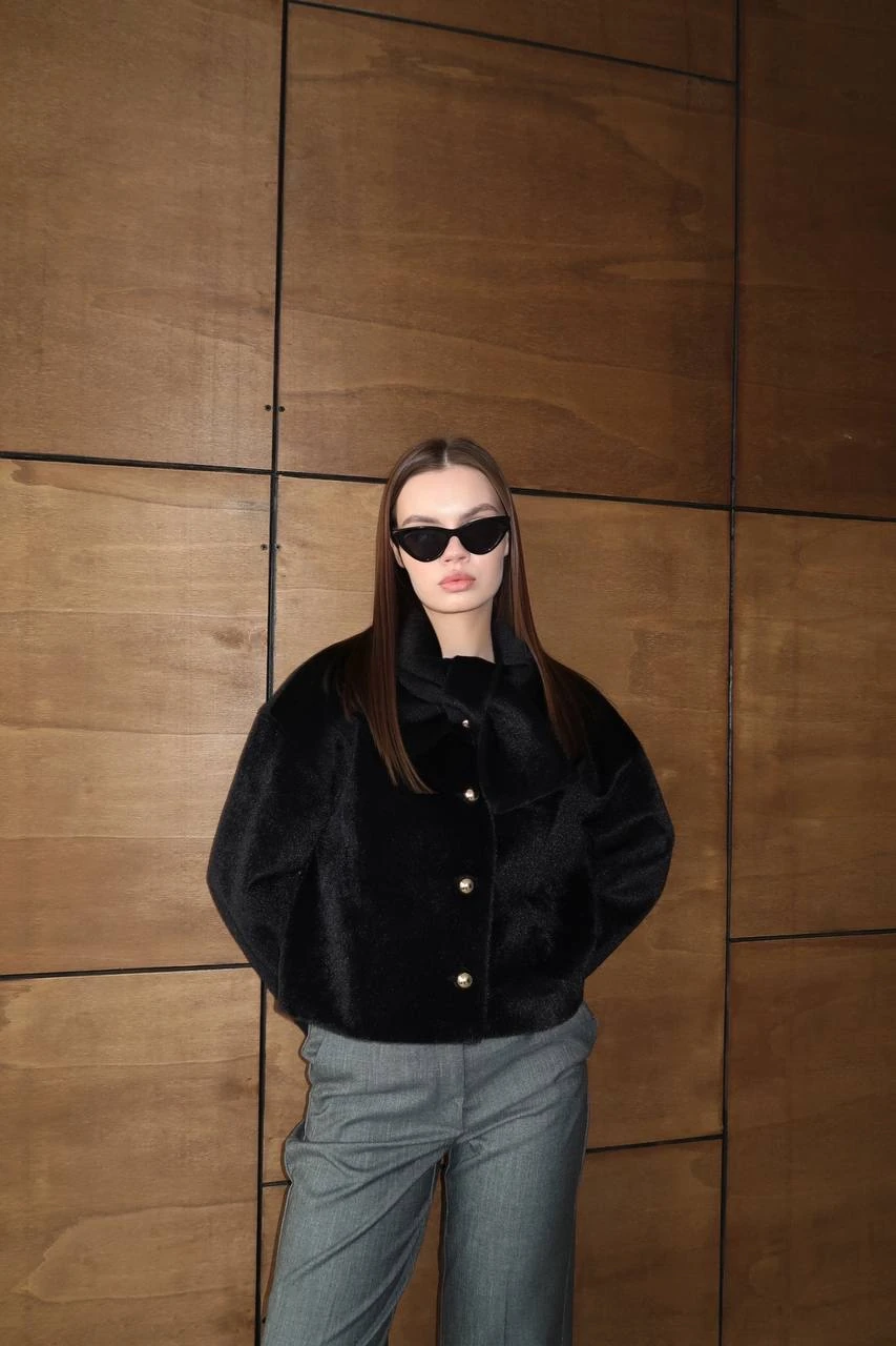 Fesina Tay Tüyü Kaban Crop - Siyah