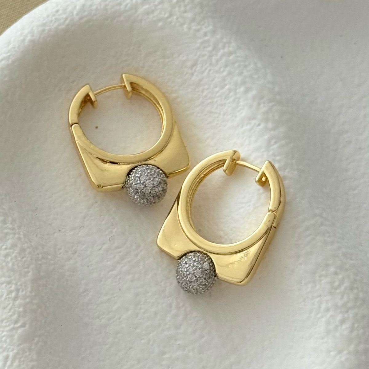 Luzmina Gold Zirkon Taşlı Küpe