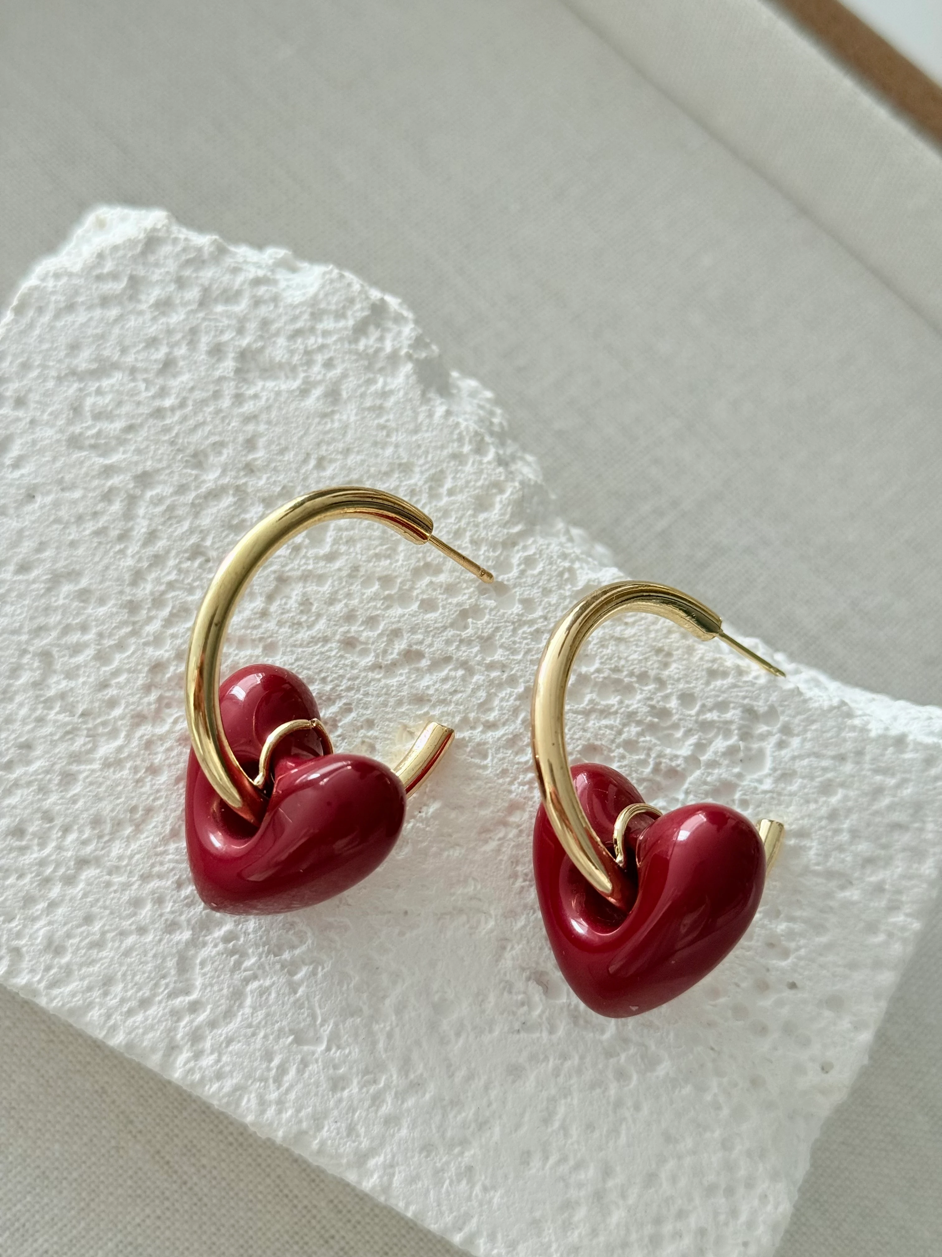 Pulpy Kırmızı Kalp Küpe 