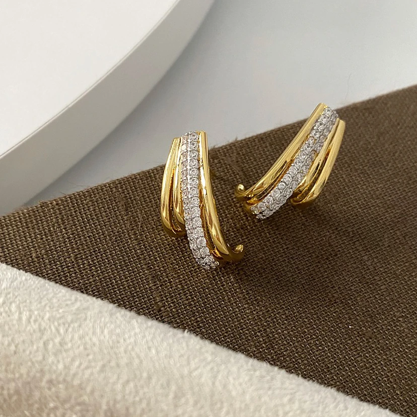 Vare Gold Zirkon Taşlı Küpe