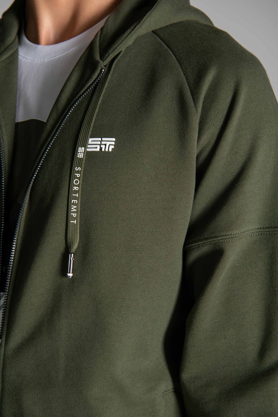 Monogram Şerit  Baskı Detaylı Fermuarlı Kapüşonlu Sweatshirt - Khaki