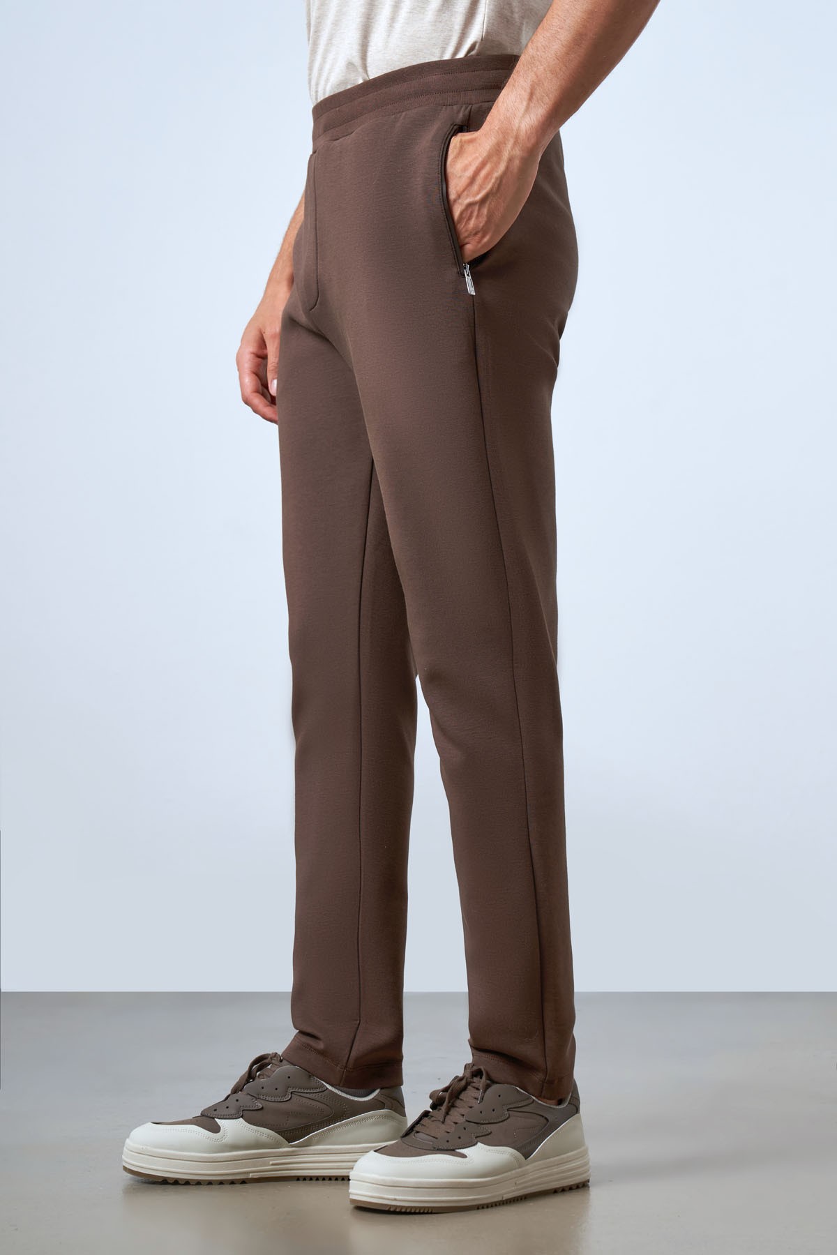 Men's Zip-Up Pocketed Sweatpants - Brown