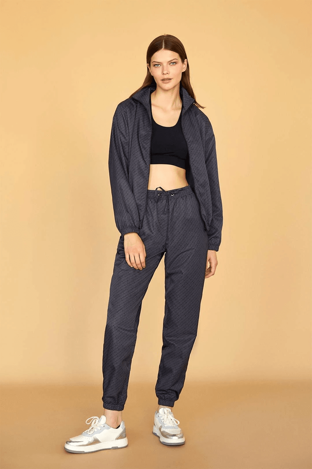 ST Tasarım Detaylı Paraşüt Kumaş Modern Fit Eşofman Altı - Siyah