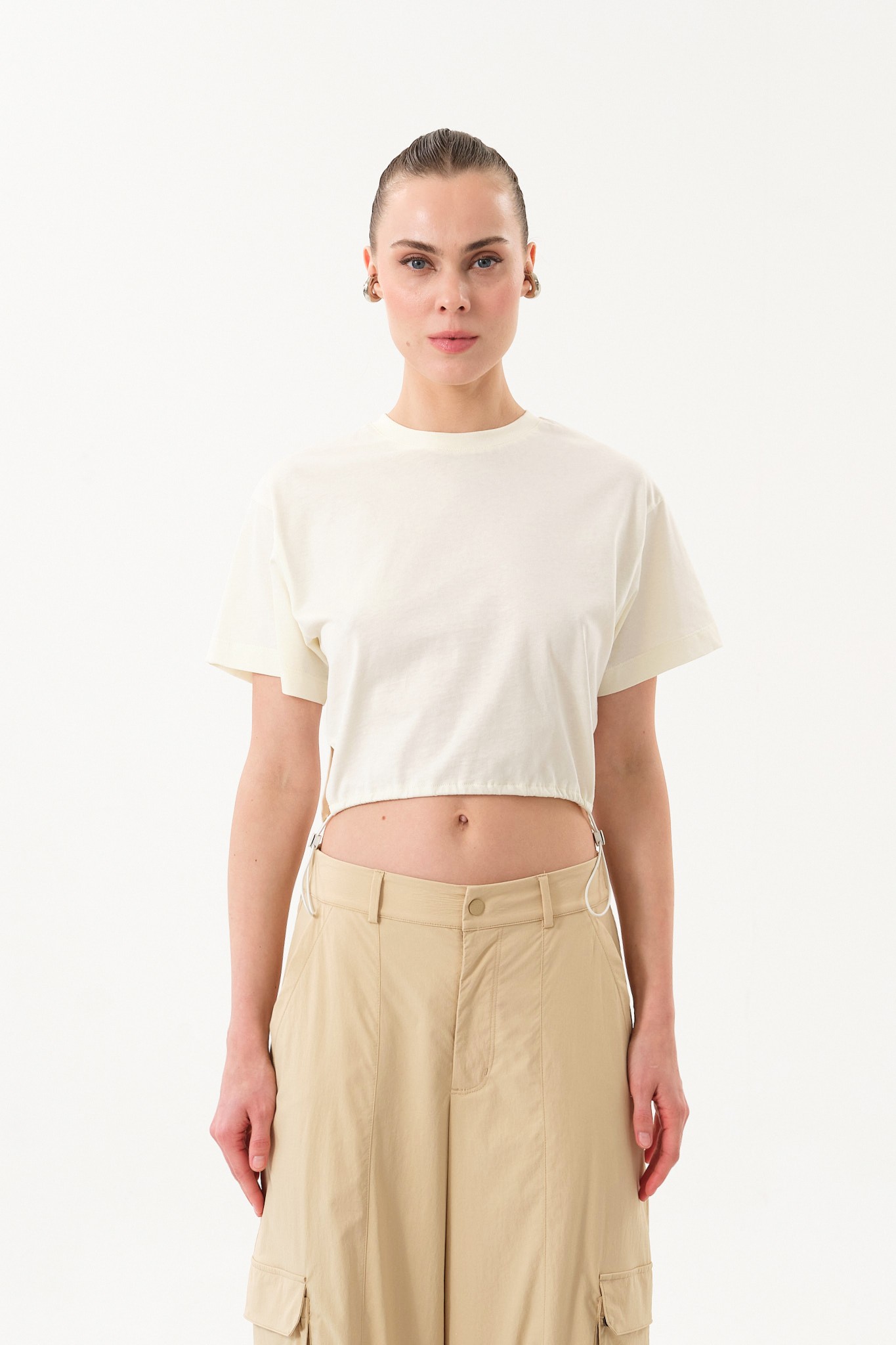 Belden Ayarlanabilir Lastikli Crop Kadın T-Shirt