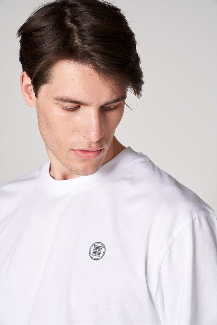 Parlak Baskı Detaylı Oversized Tişört - Beyaz