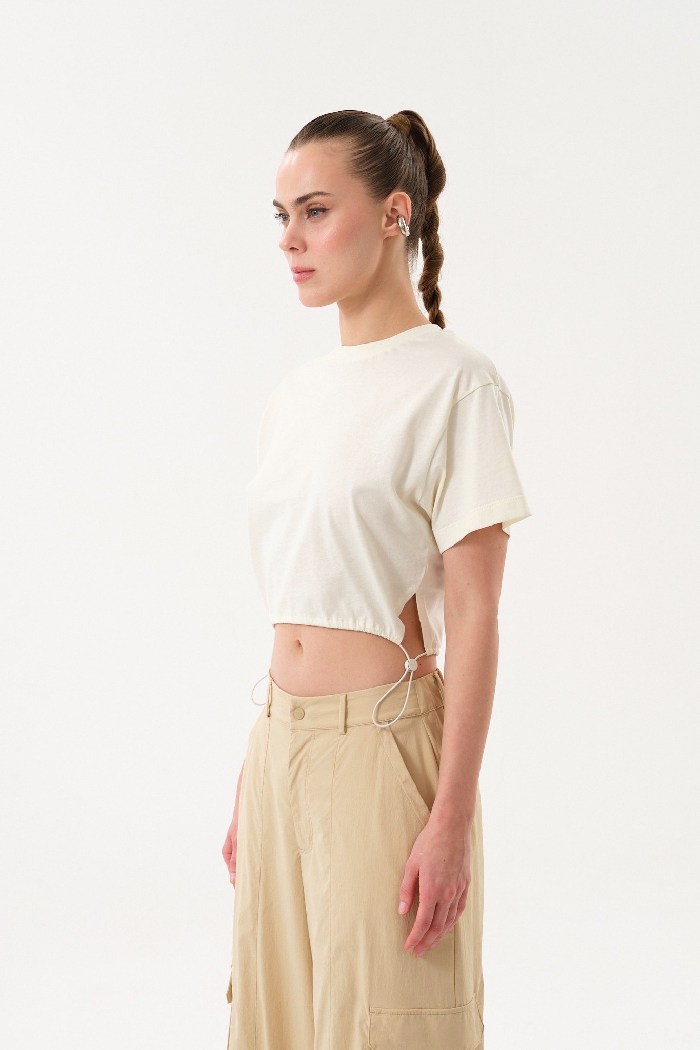 Belden Ayarlanabilir Lastikli Crop Kadın T-Shirt