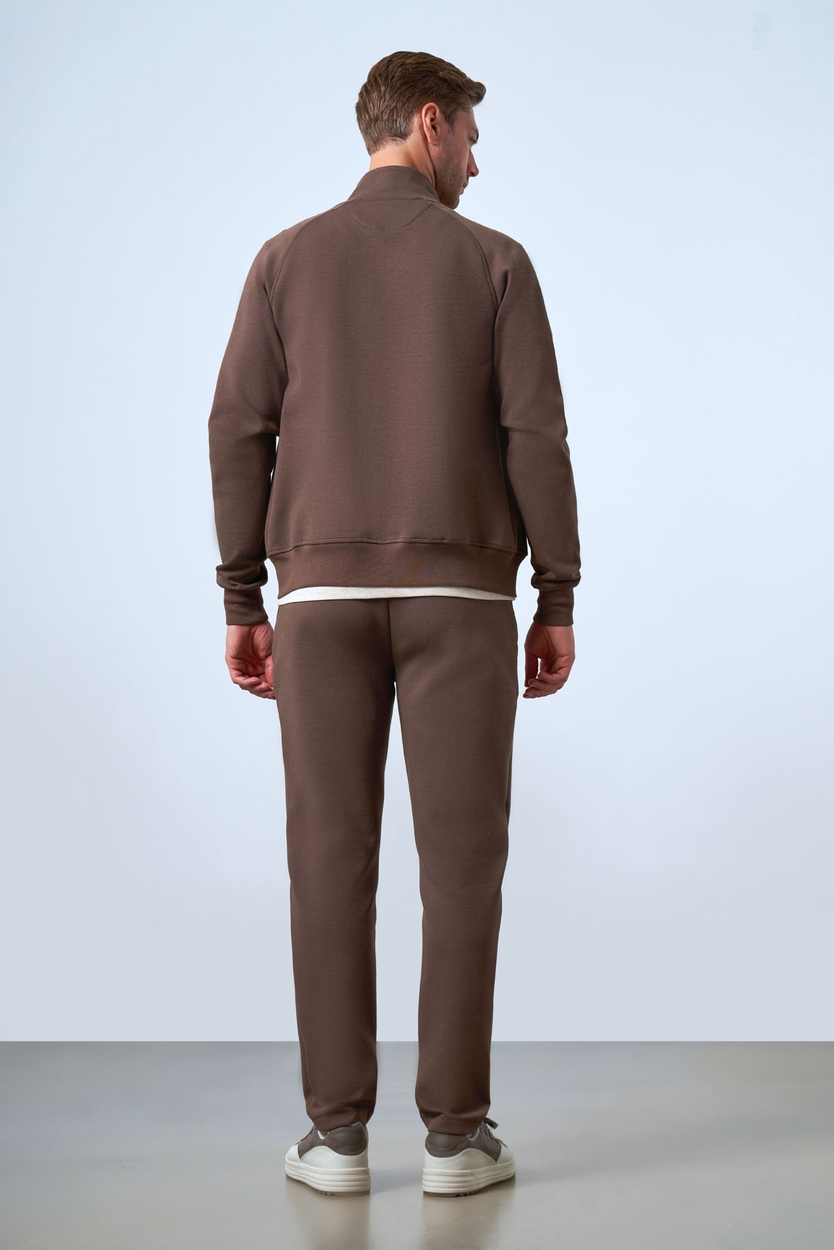 Men's sports zip-up jacket - Brown