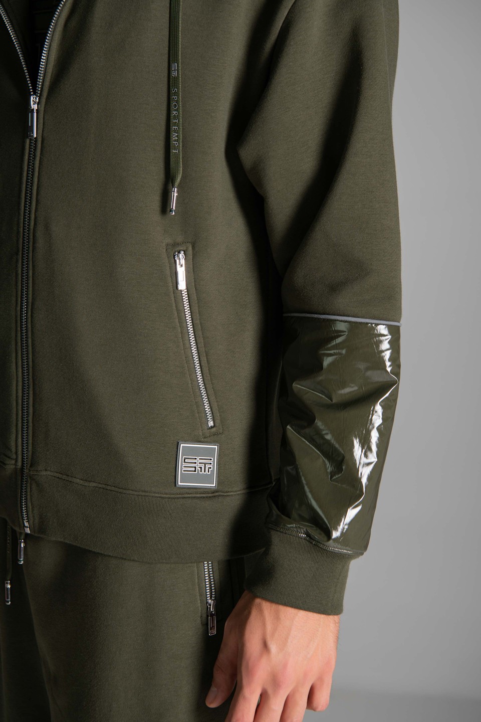Parlak Dokuma Kumaş Detaylı FermuarlıI Kapüşon Sweatshirt - Khaki