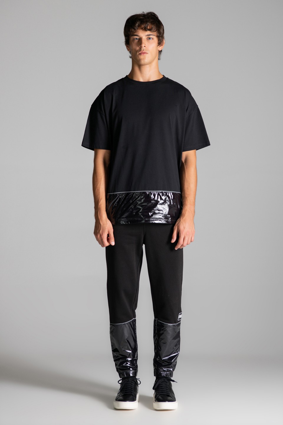 Parlak Dokuma Kumaş Detaylı T-Shirt - Black