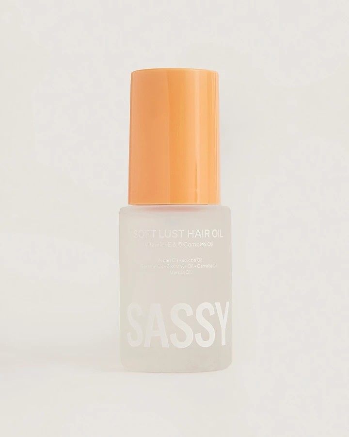 Soft Lust Hair Oil 30ml – Hydrating & Easy Styling Hair Treatment