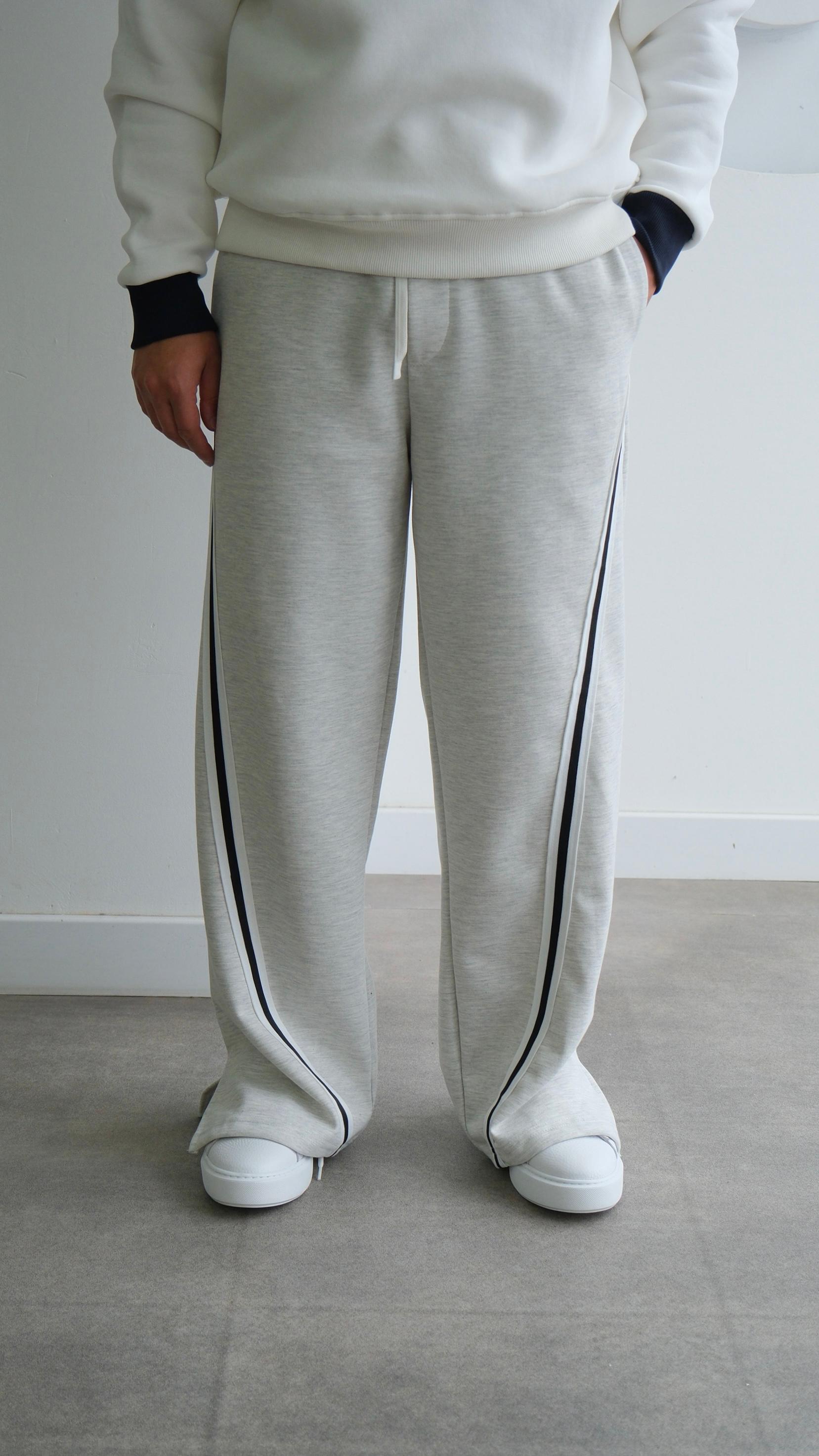 Şerit Detaylı Gri Baggy Yırtmaç Paça Eşofman Altı