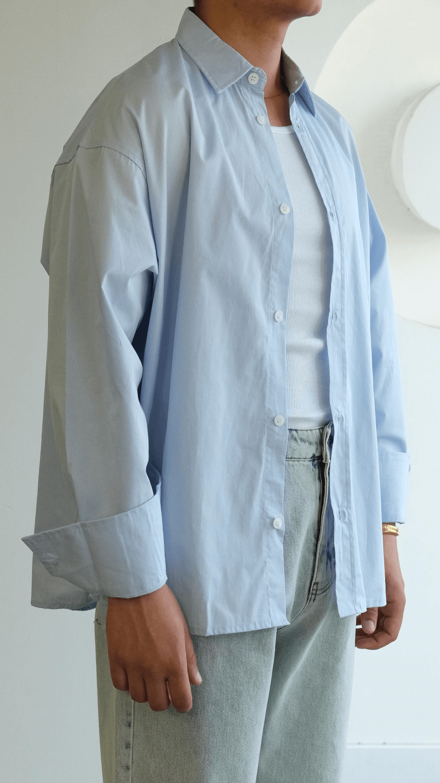 Mavi Oversize Yandan Yırtmaç Modelli Gömlek