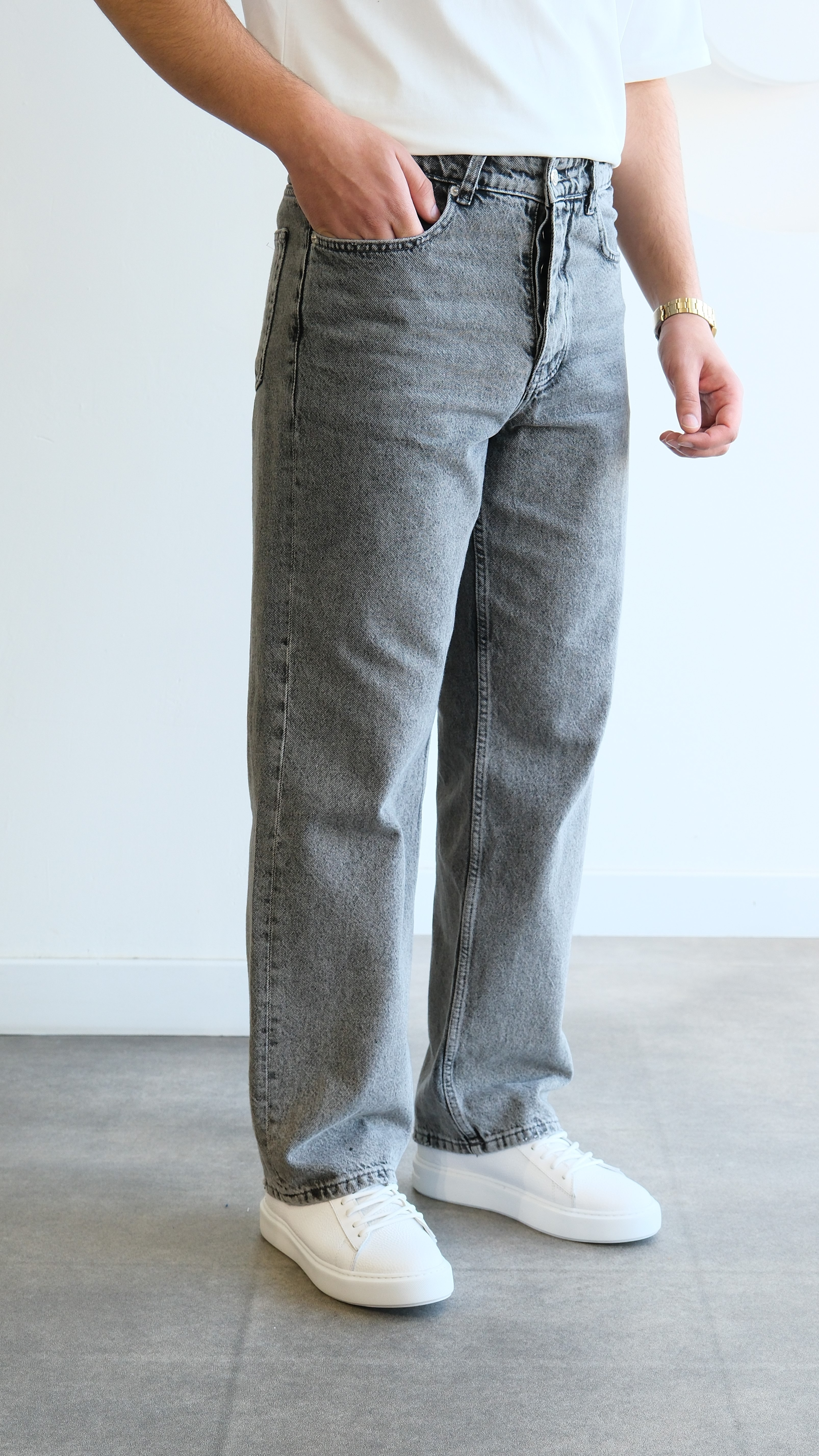 Gri Yıkama Efektli Regular Jean Pantolon