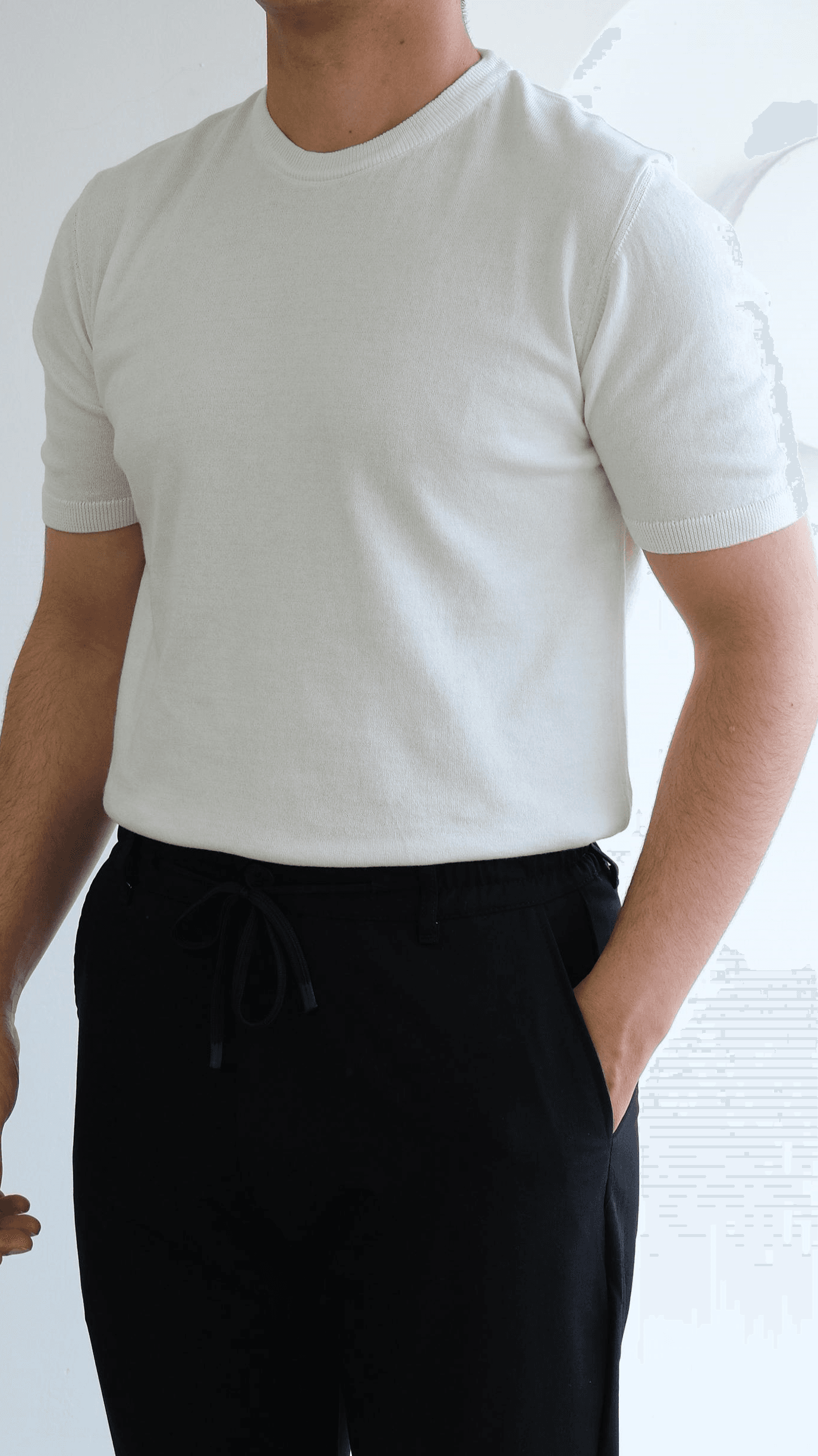 Beyaz Simit Yaka Triko Tshirt
