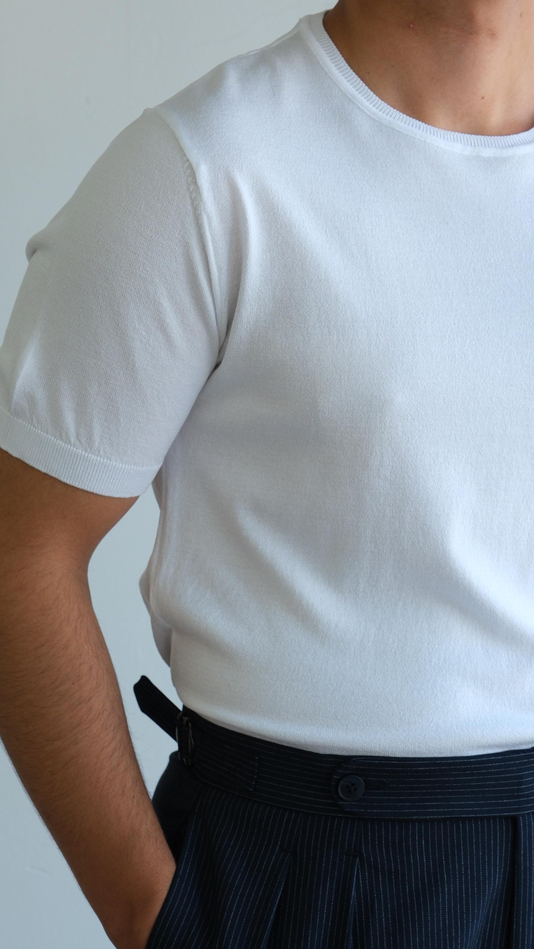 Beyaz Simit Yaka Triko Tshirt