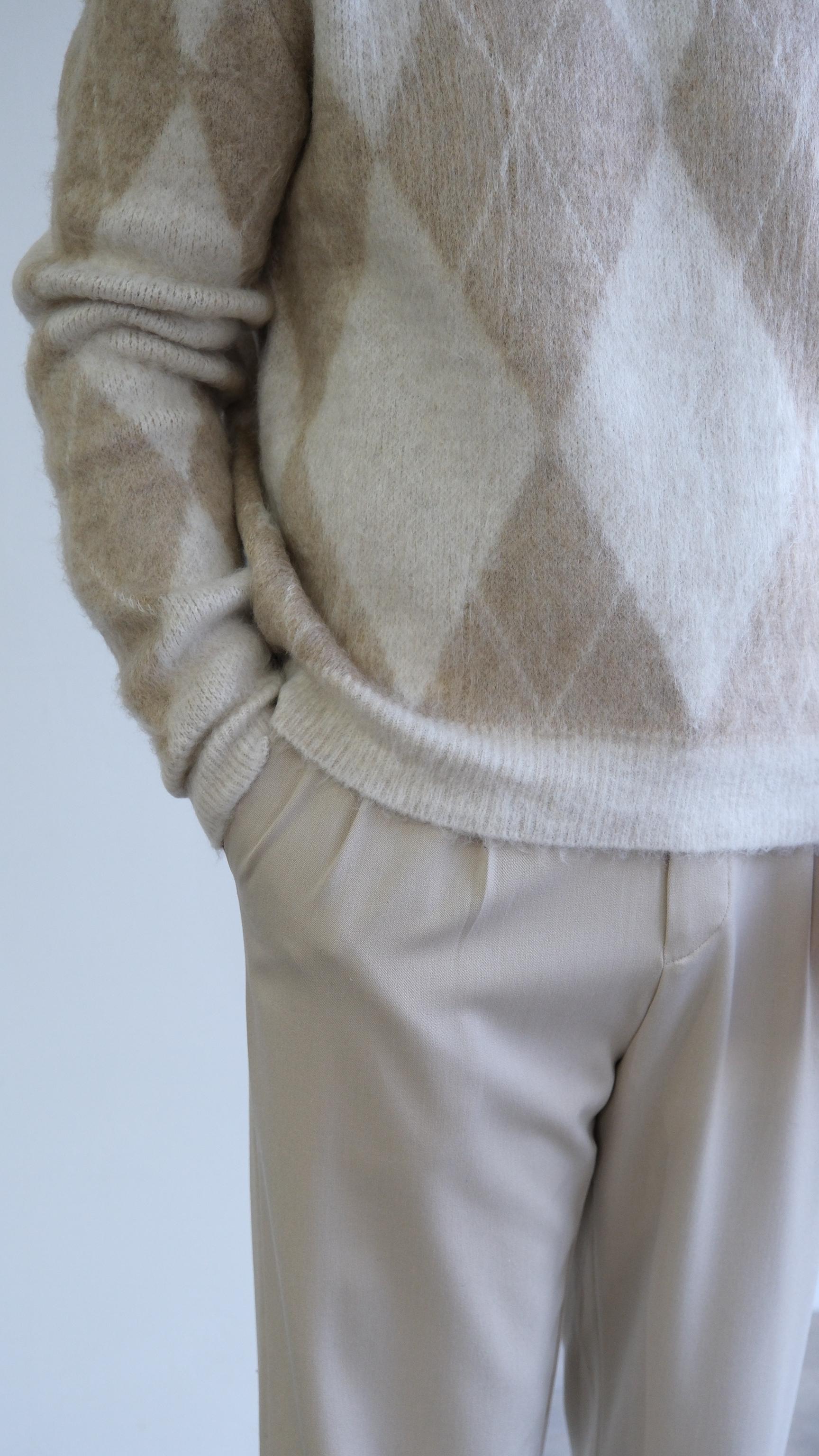 Baklava Desenli Bej Yün Görünümlü Kazak