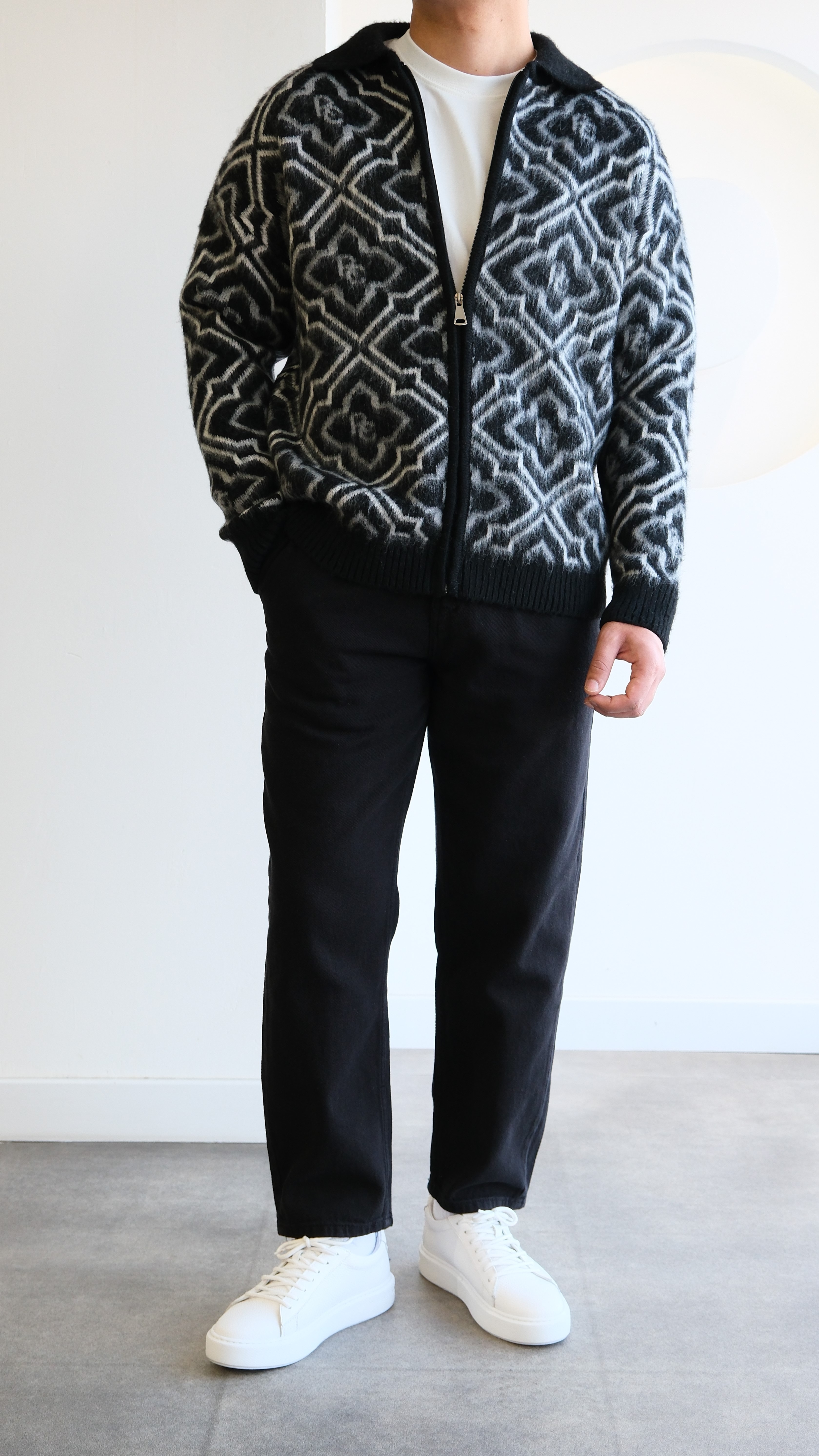 Yün Görünümlü Siyah Desenli Hırka