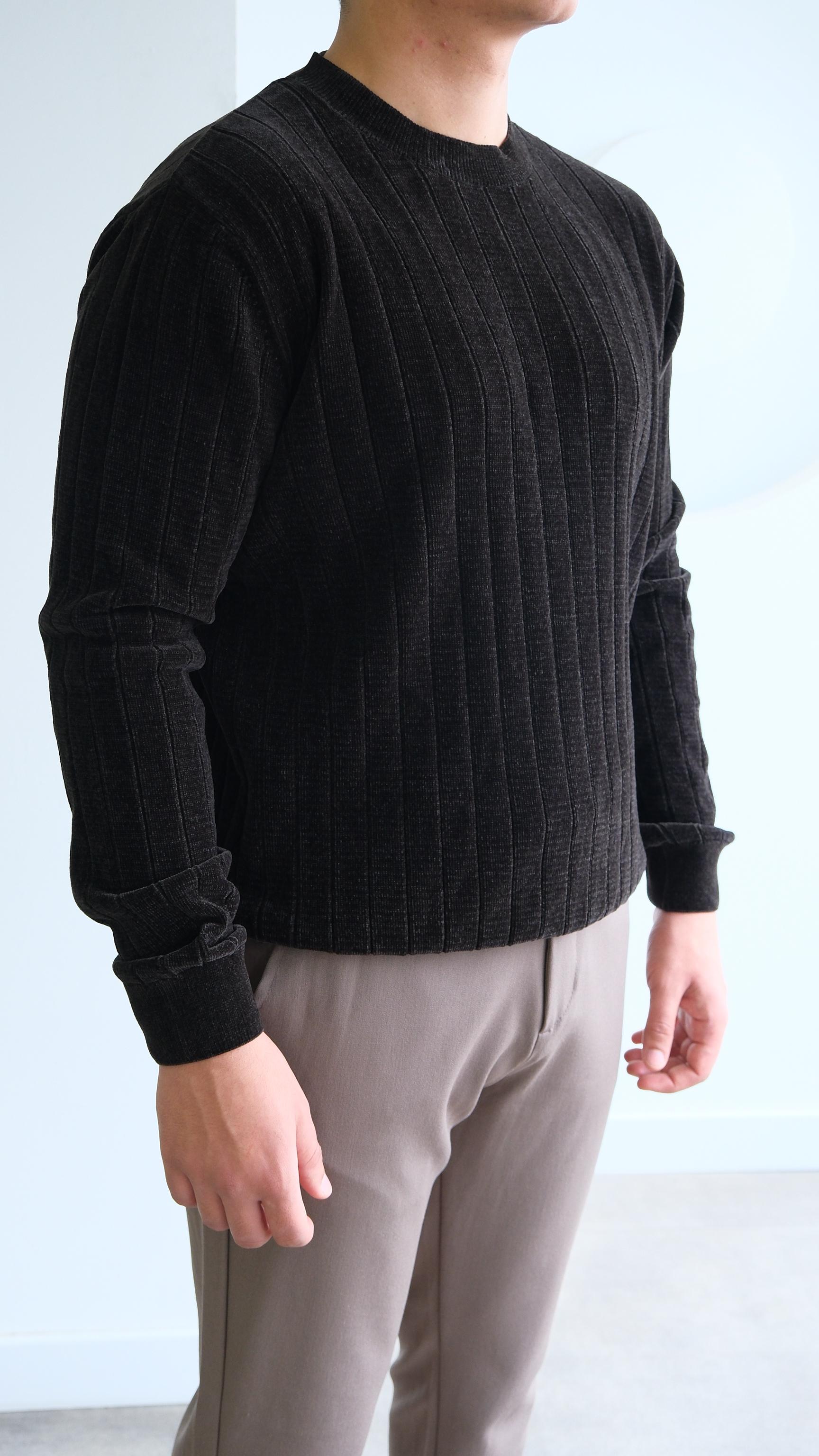 Jakarlı Şeritli Siyah Simit Yaka Kazak