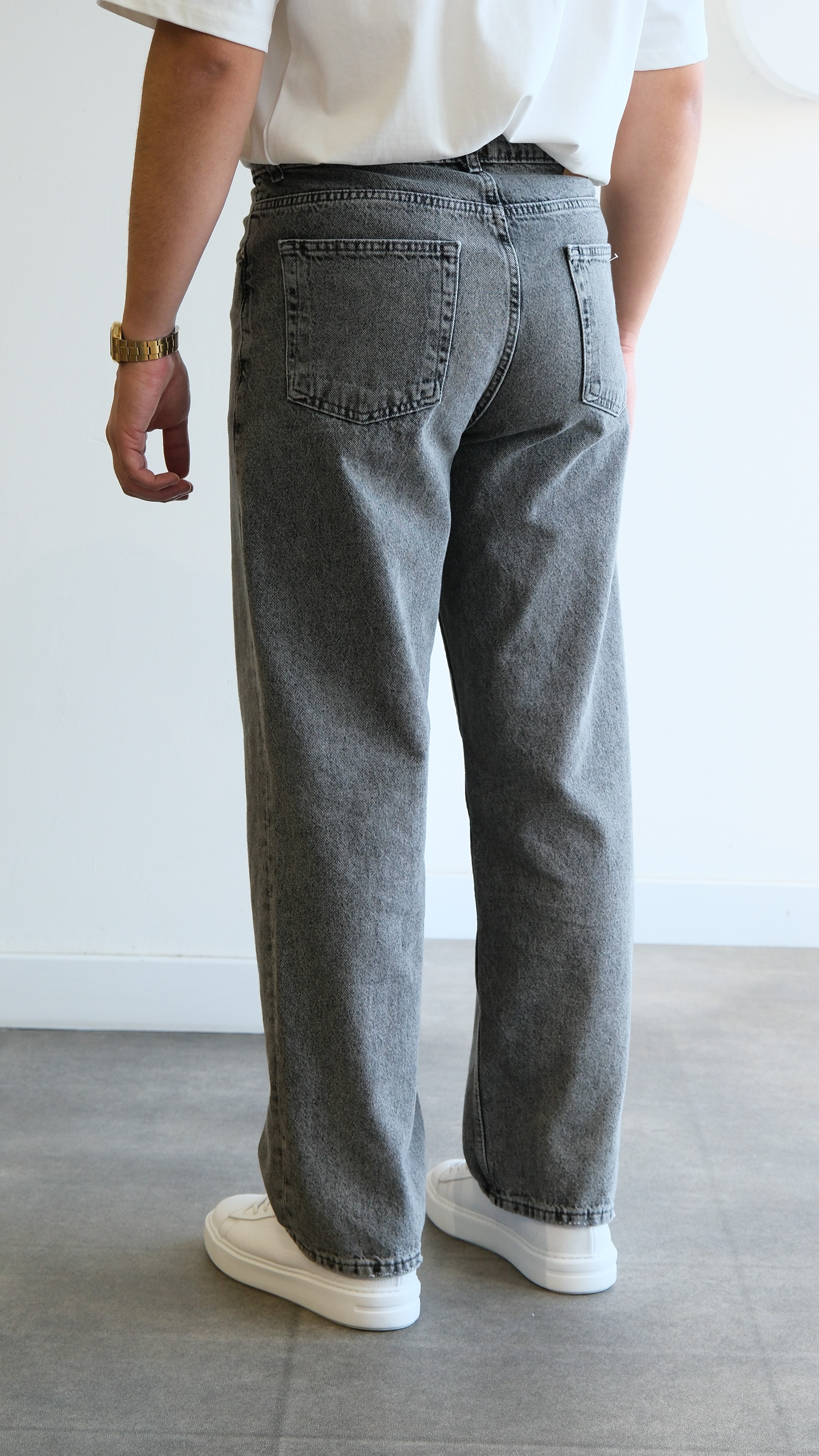 Gri Yıkama Efektli Regular Jean Pantolon