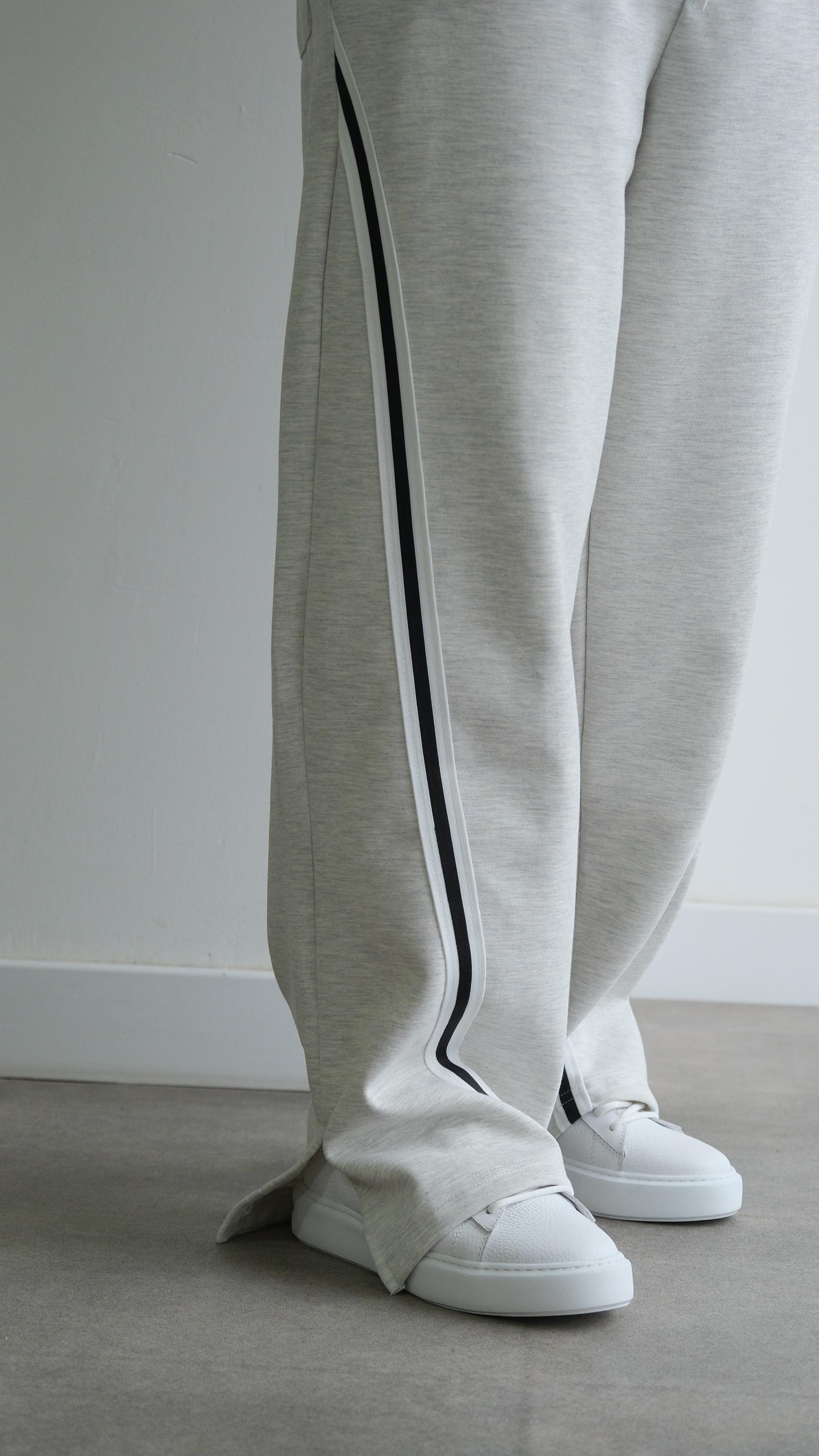 Şerit Detaylı Gri Baggy Yırtmaç Paça Eşofman Altı