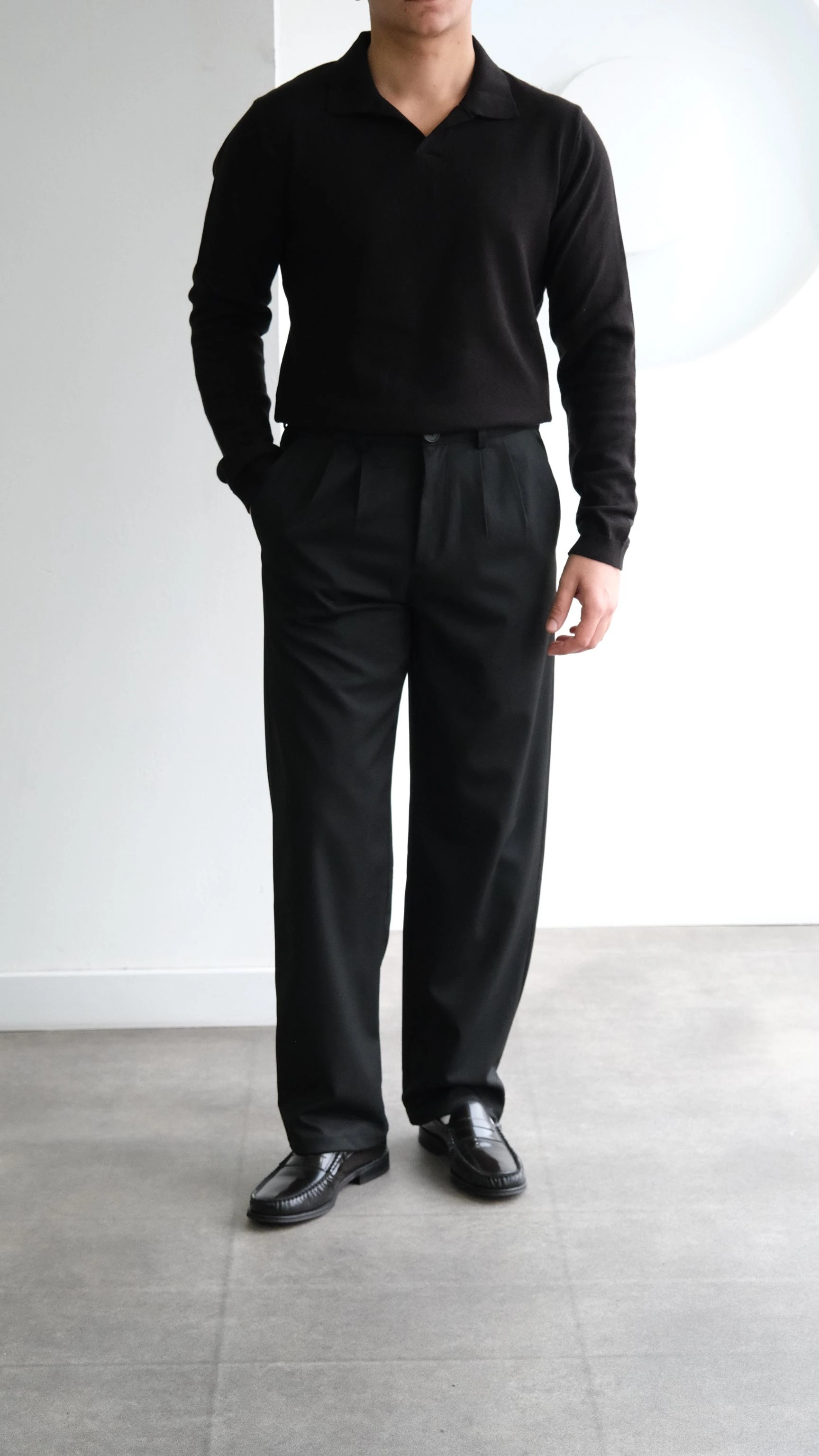 Siyah Apaş Yaka Triko