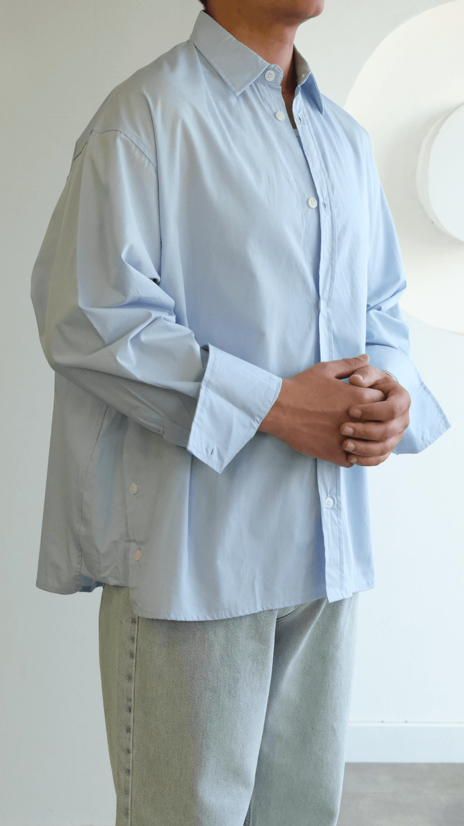 Mavi Oversize Yandan Yırtmaç Modelli Gömlek