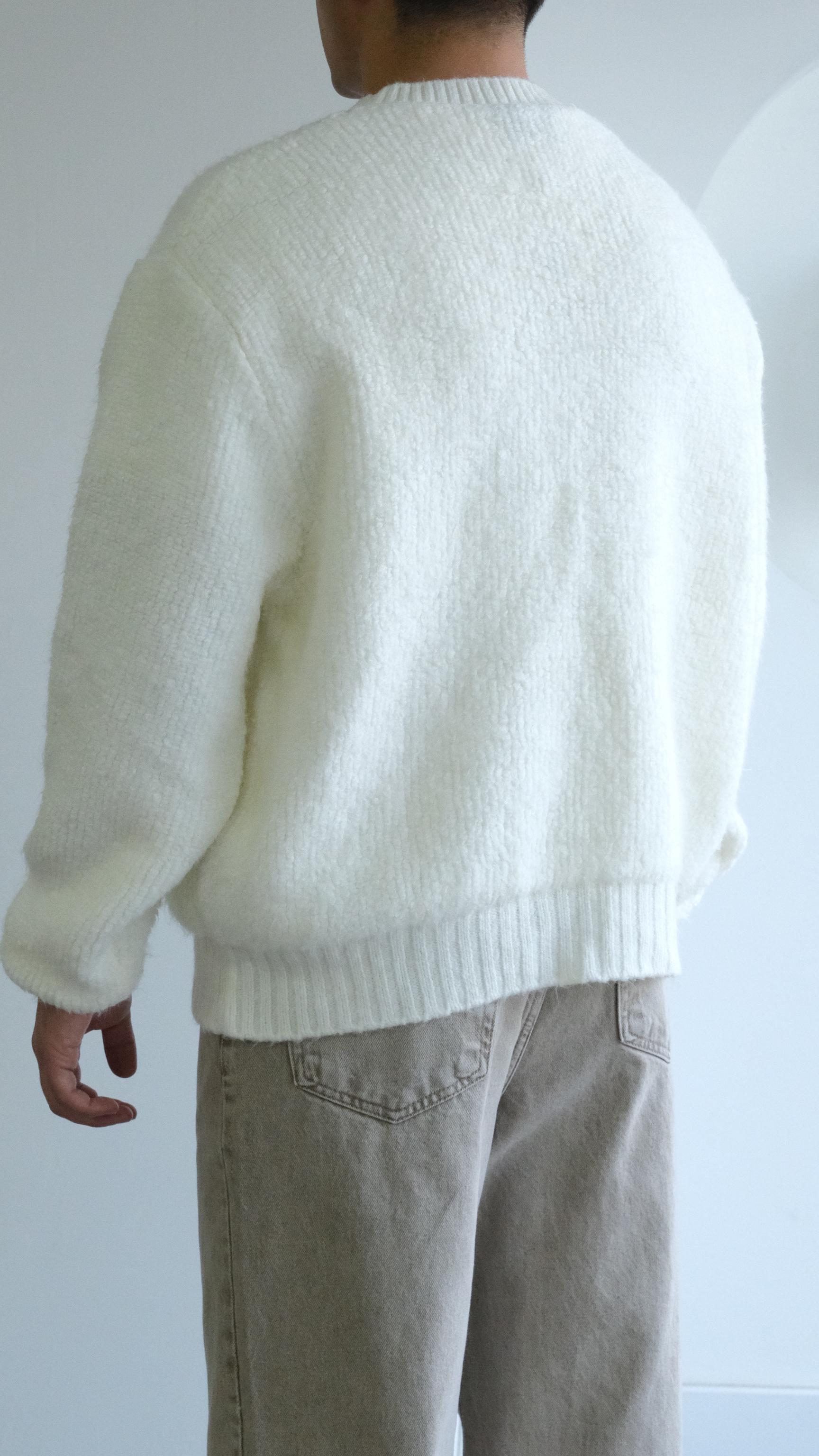 Bukle Örme Dokulu Beyaz Kazak