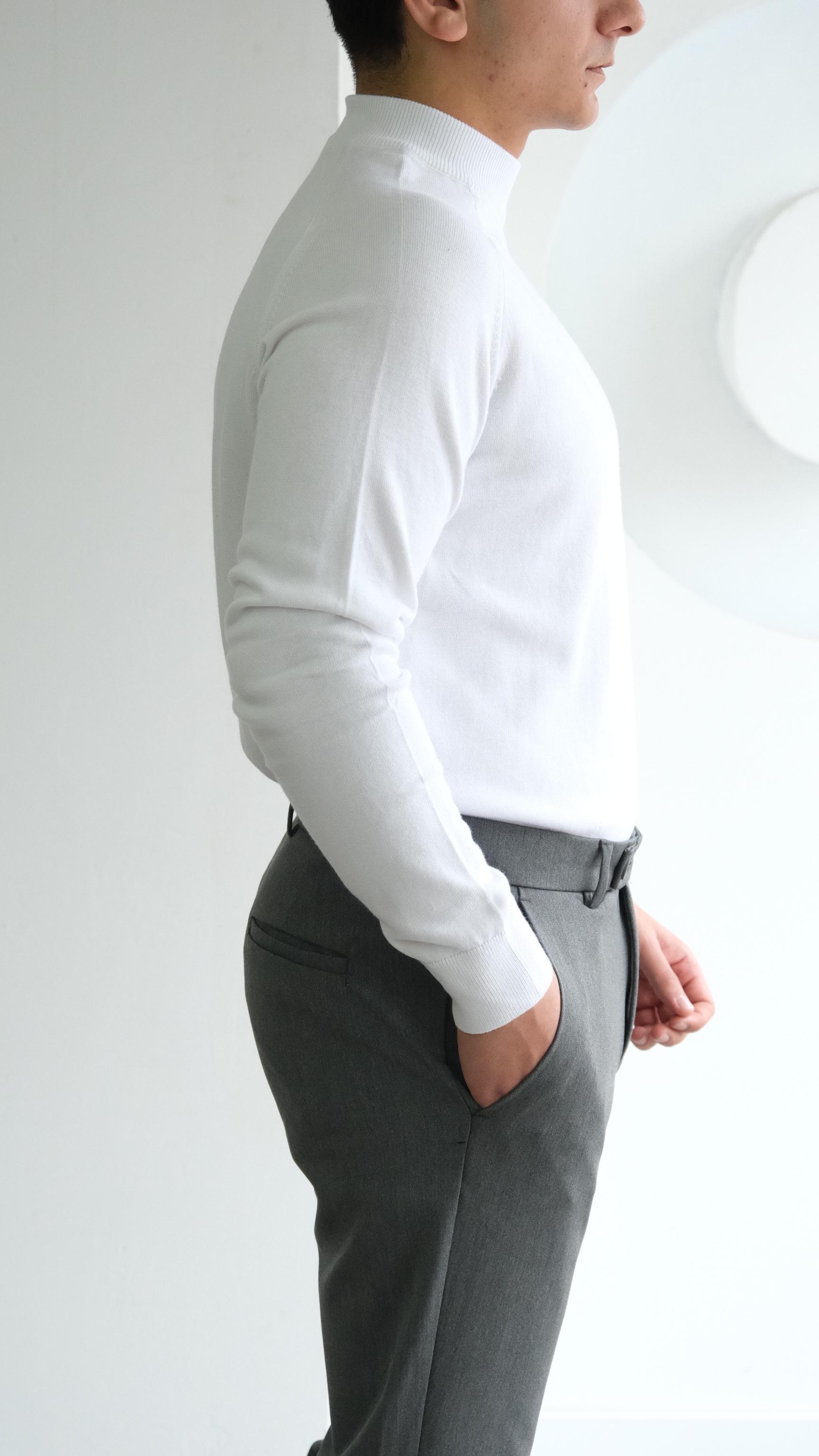 Yarım Boğazlı Beyaz Triko