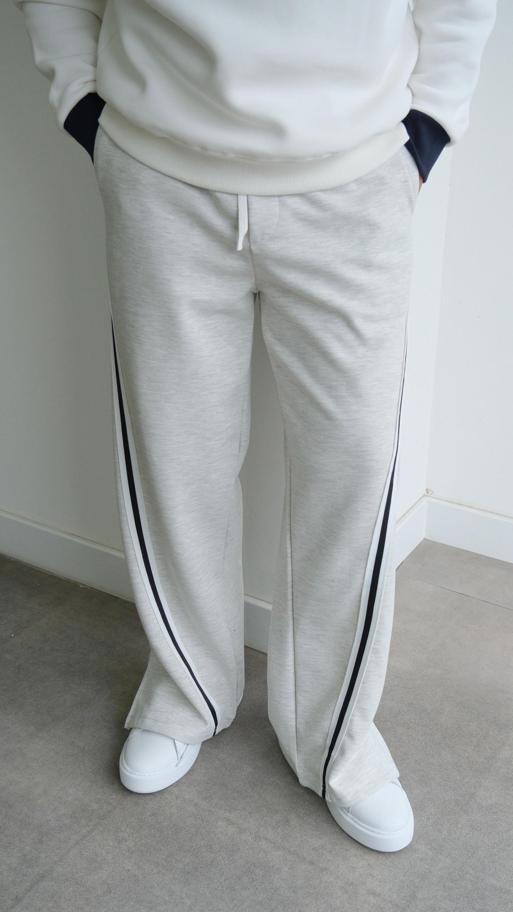 Şerit Detaylı Gri Baggy Yırtmaç Paça Eşofman Altı